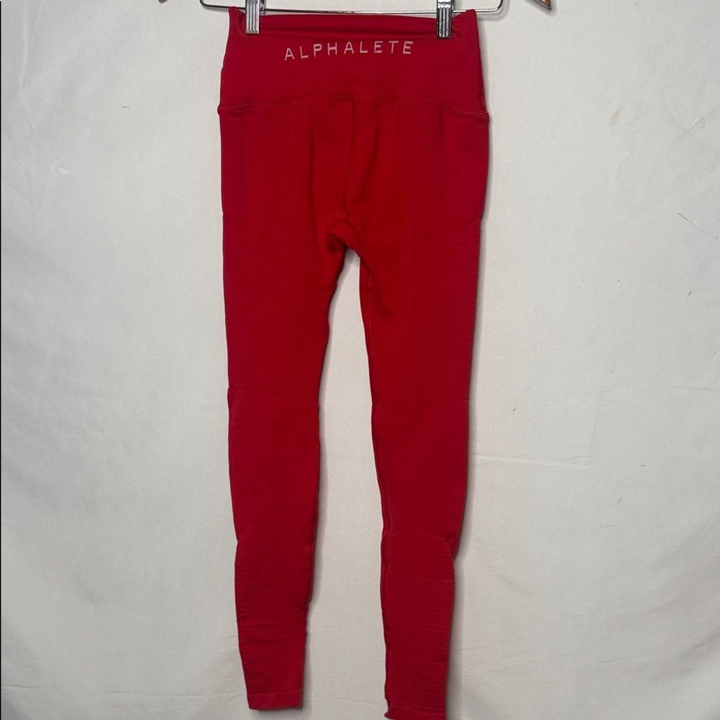 Alphalete Athletics NWOT ALPHALETE OG Revival high rise red workout leggings Sm Size 26" / US 2 / IT 38 - 3 Thumbnail