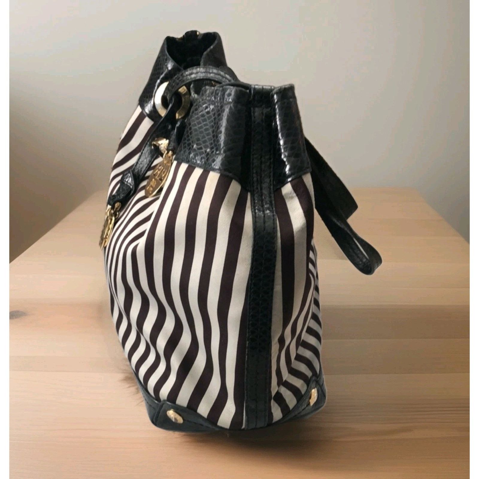 Henri Bendel Henri Bendel Signature Logo striped shoulder Handbag Size ONE SIZE - 5 Thumbnail