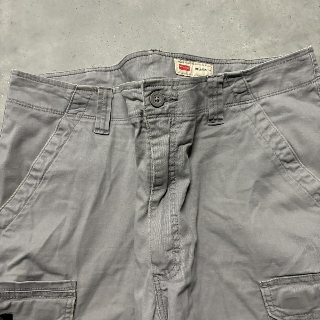 Japanese Brand × Vintage Crazy Vintage Y2K/2000s Baggy Grey Skater Style Cargo Shorts! Size US 36 / EU 52 - 2 Thumbnail