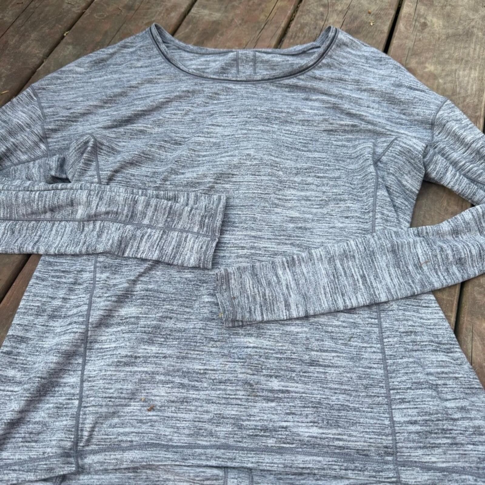 Lululemon Lululemon Grey Space Dye Long Sleeve Running Workout Top Size S / US 4 / IT 40 - 2 Thumbnail