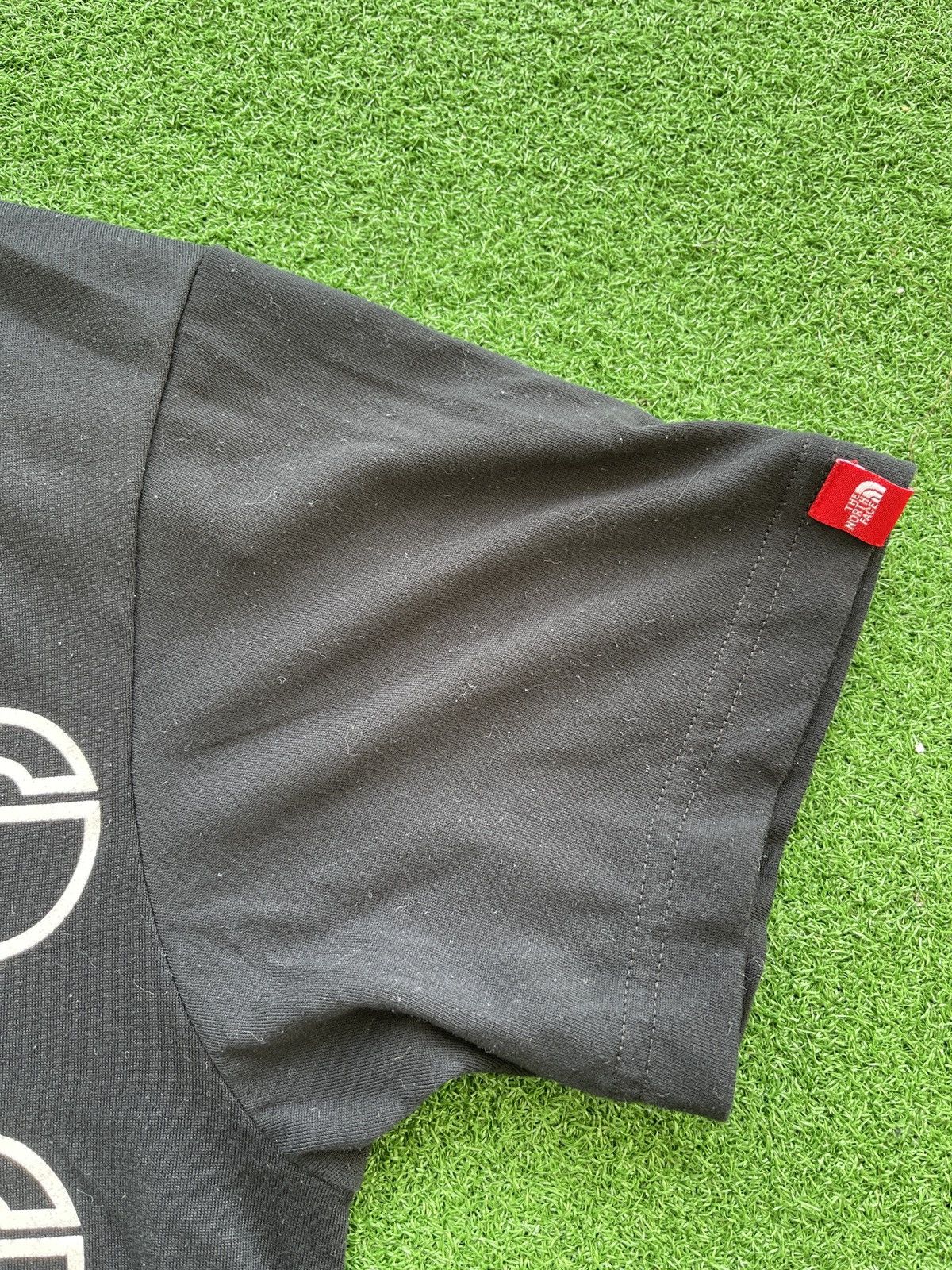 Comme des Garcons × The North Face 🔥HOT🔥EYE CDG X THE NORTH FACE SPELLOUT VERY RARE Size US S / EU 44-46 / 1 - 6 Thumbnail