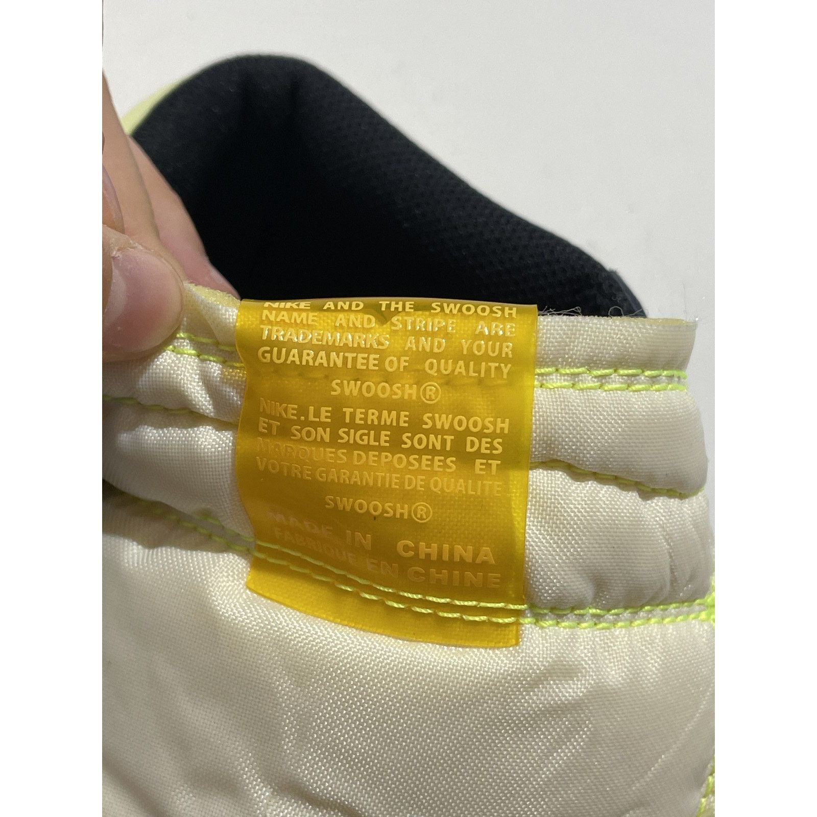 Jordan Brand NIKE JORDAN 1 HIGH WHITE BLACK VOLT UNIVERSITY GOLD Size US 10.5 / EU 43-44 - 6 Thumbnail