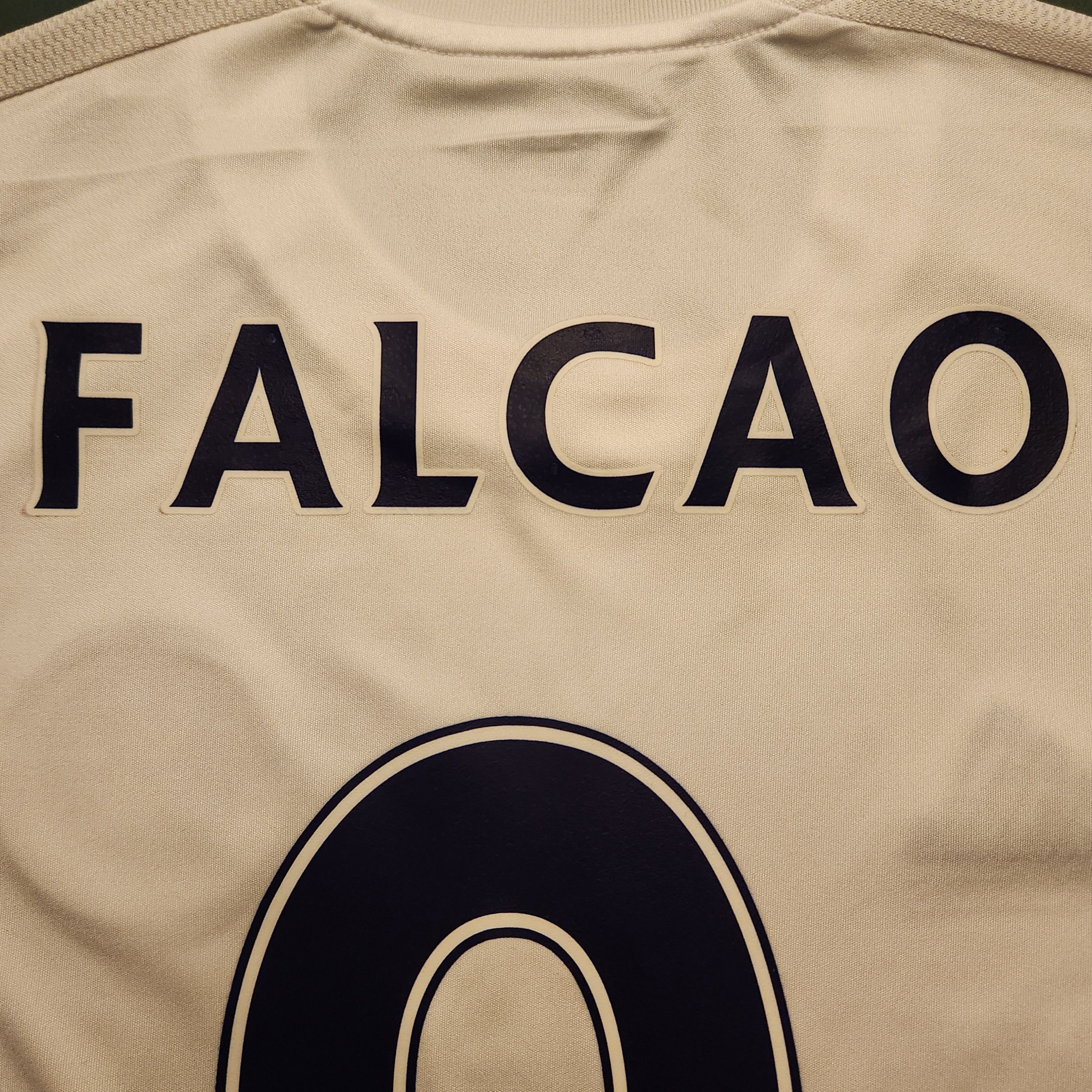 Adidas Authentic Retro Chelsea FALCAO 2015-2016 15/16 Away Jersey Size US S / EU 44-46 / 1 - 4 Thumbnail