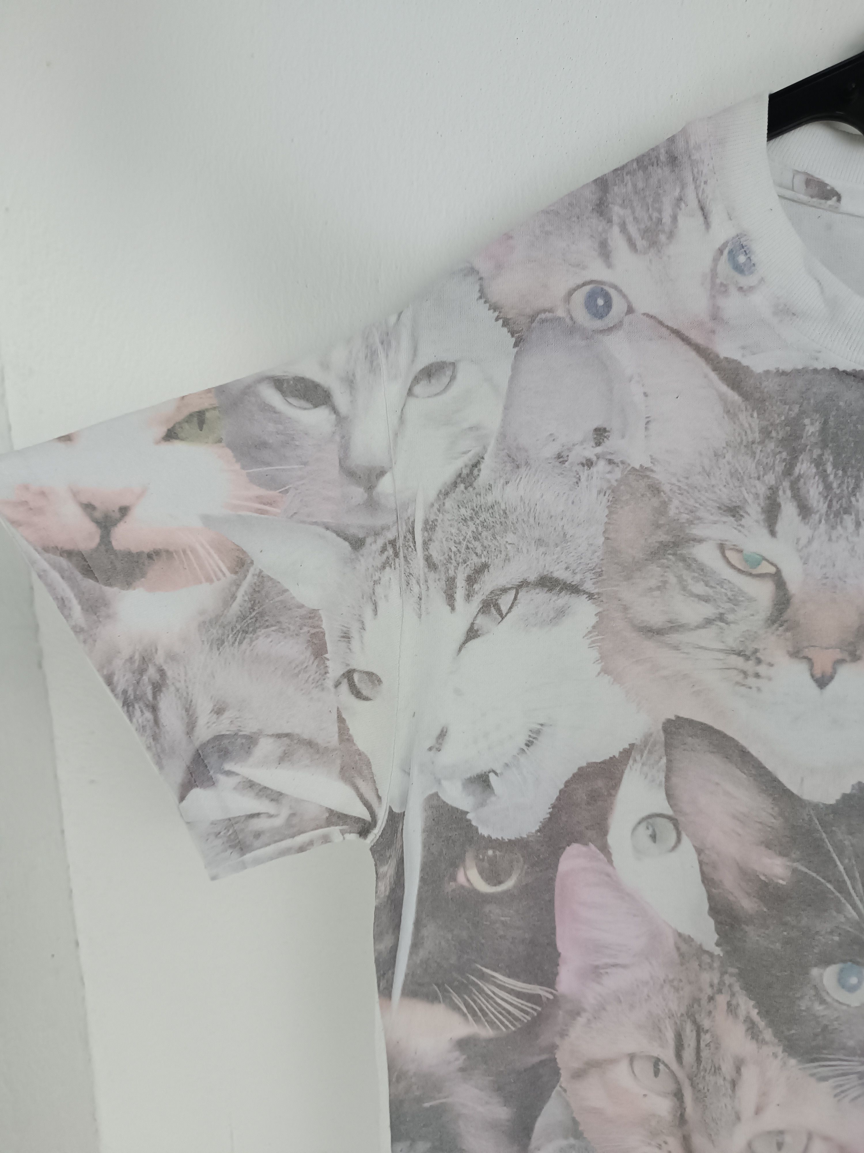 Other VINTAGE Y2K CAT AOP CUTE PAW DOG PET FULLPRINT VERY RARE Size US S / EU 44-46 / 1 - 10 Thumbnail