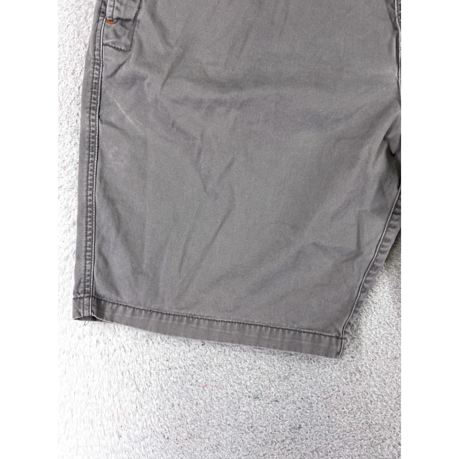 Tommy Bahama Tommy Bahama Shorts Men 40 Gray 100% Cotton Chino Beach Resort Vacation Size US 40 / EU 56 - 3 Thumbnail