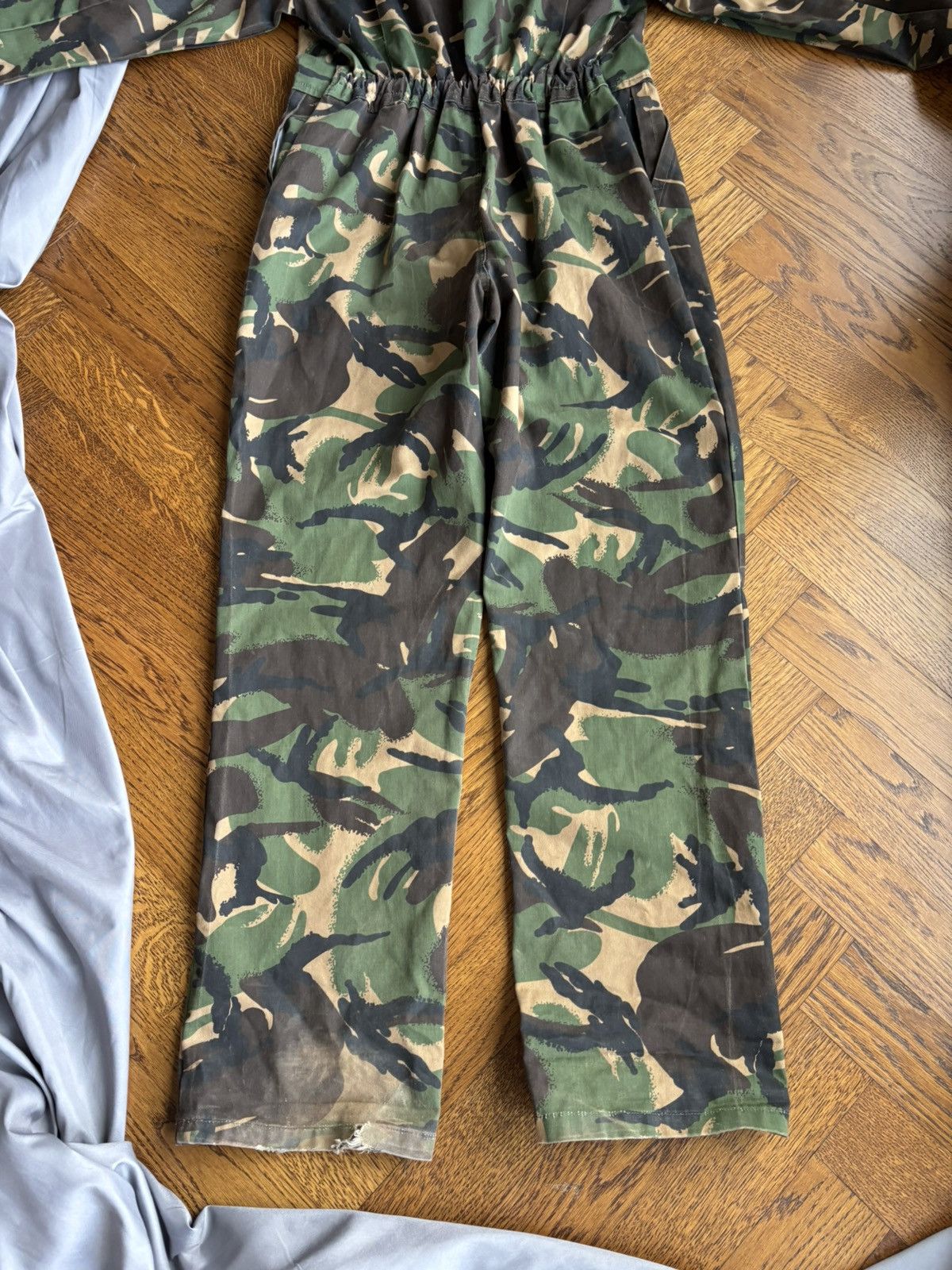 Vintage Vintage Jumpsuit Blue Castle Army Camo Woodland Coveralls Size US 27 - 7 Thumbnail