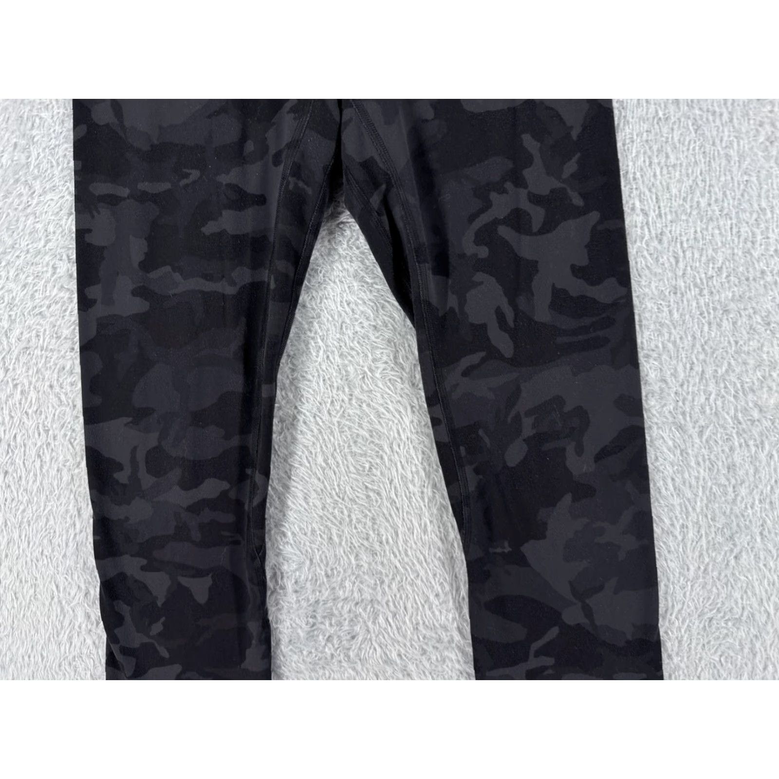 Lululemon VINTAGE Lululemon Align Cropped Pants Womens Medium 4 Black Gray Camo Yoga Athleisure Size 27" / US 4 / IT 40 - 3 Thumbnail