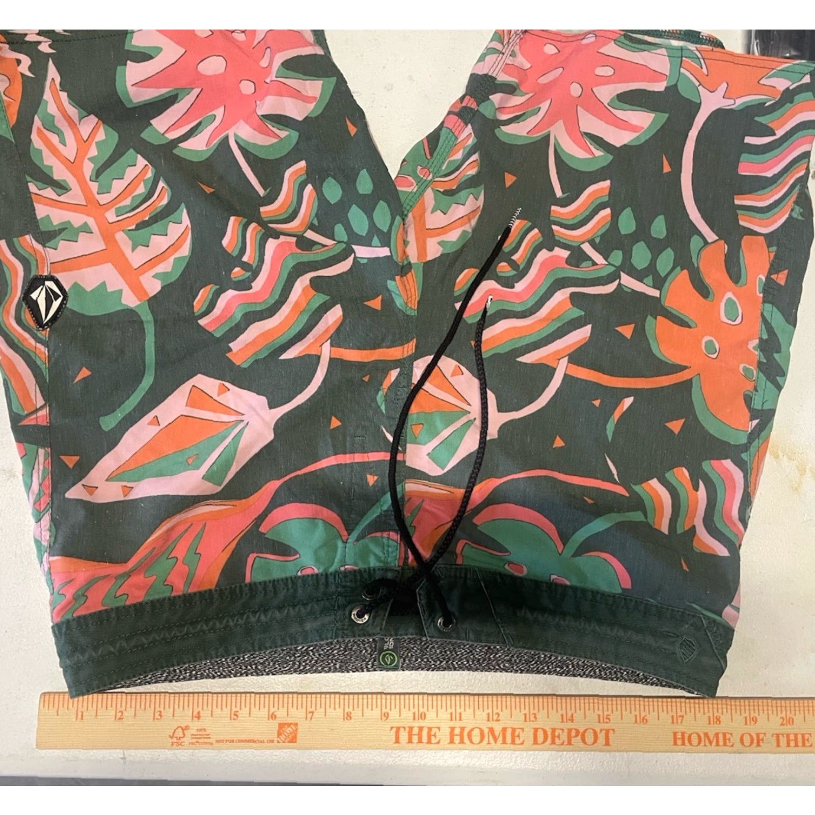 Volcom Volcom Swim Trunks Mens Size 34 Cinch Fly Colorful Leaves Size US 34 / EU 50 - 3 Thumbnail