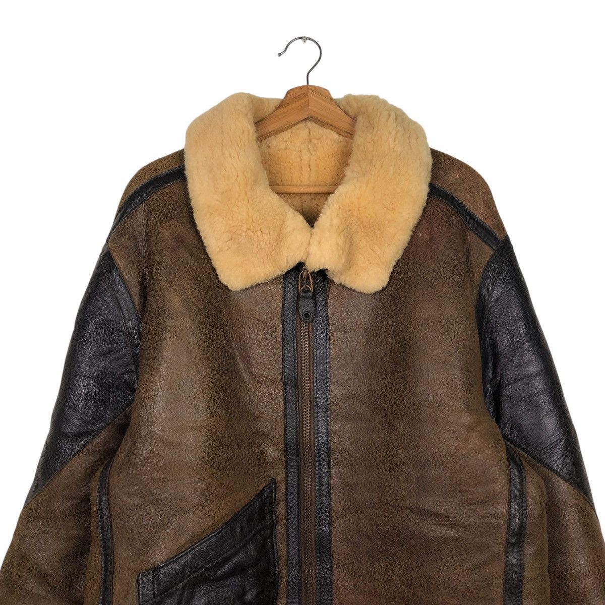 Aero Leathers 🔥TRUE VINTAGE 70’s GOLDEN BEAR SHEARLING FLIGHT JACKET B3 Size US M / EU 48-50 / 2 - 5 Thumbnail