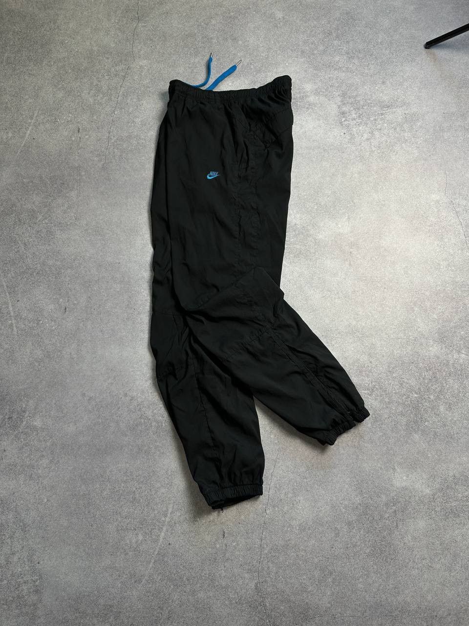 Nike Vintage Nike Nylon Track Pants, Size M – Classic Athletic Size US 32 / EU 48 - 1 Thumbnail