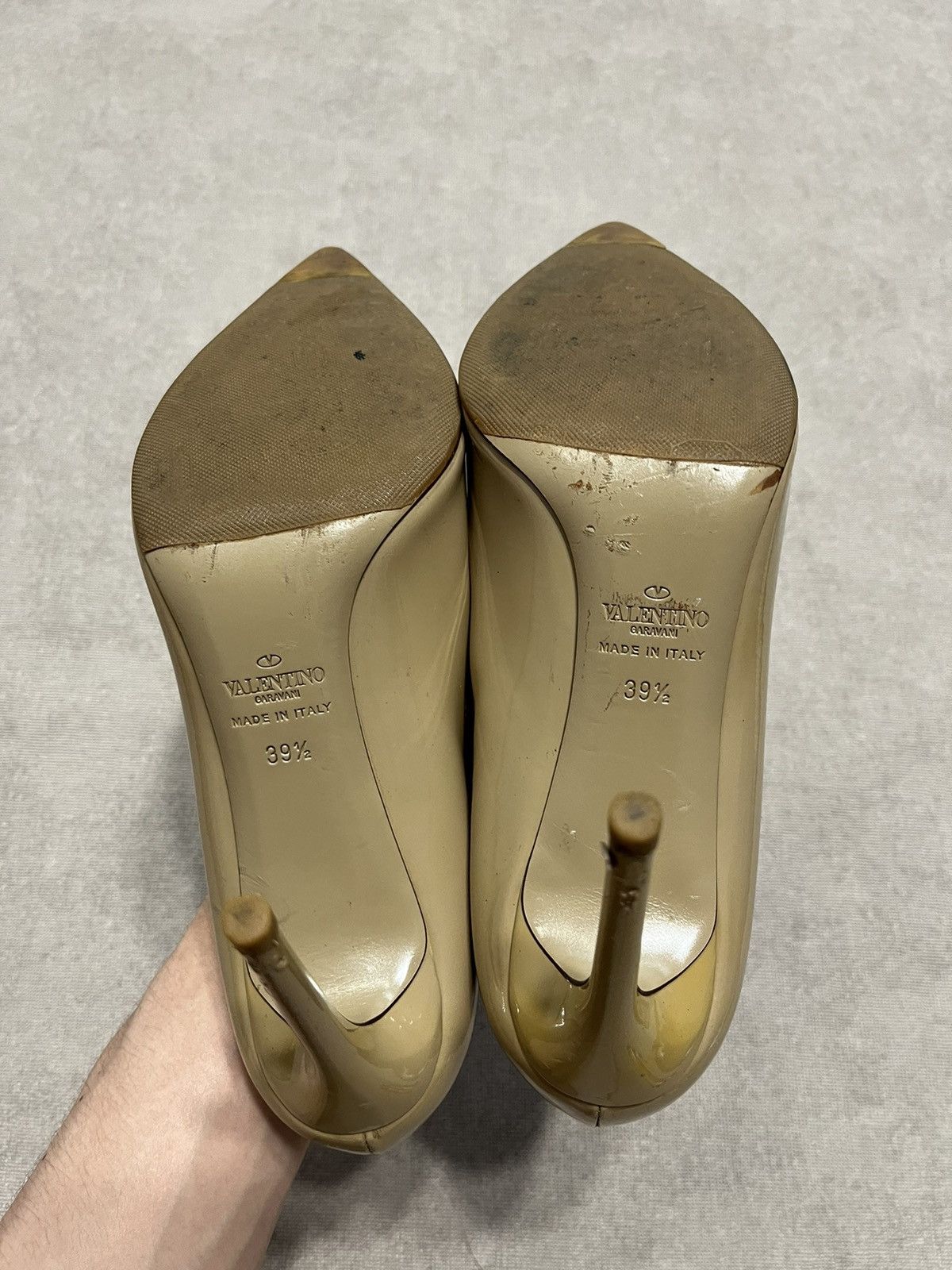 Valentino Valentino Womens Pump Heels Beige Vintage Shoes Sz 39.5 Size US 8.5 / IT 38.5 - 14 Thumbnail