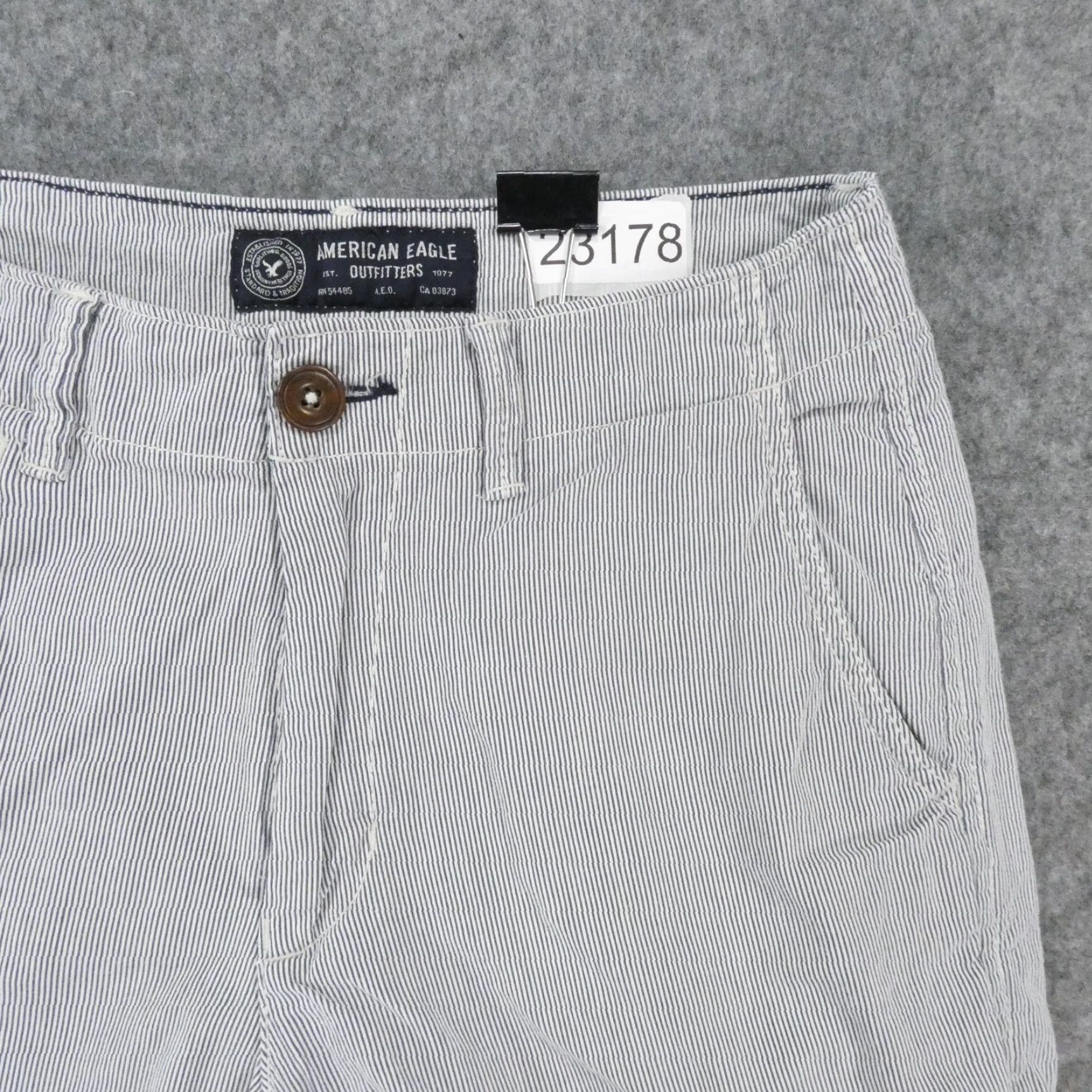 American Eagle Outfitters American Eagle Shorts Mens 28 Classic Chino Flat Front Blue White Striped Size US 28 / EU 44 - 5 Thumbnail