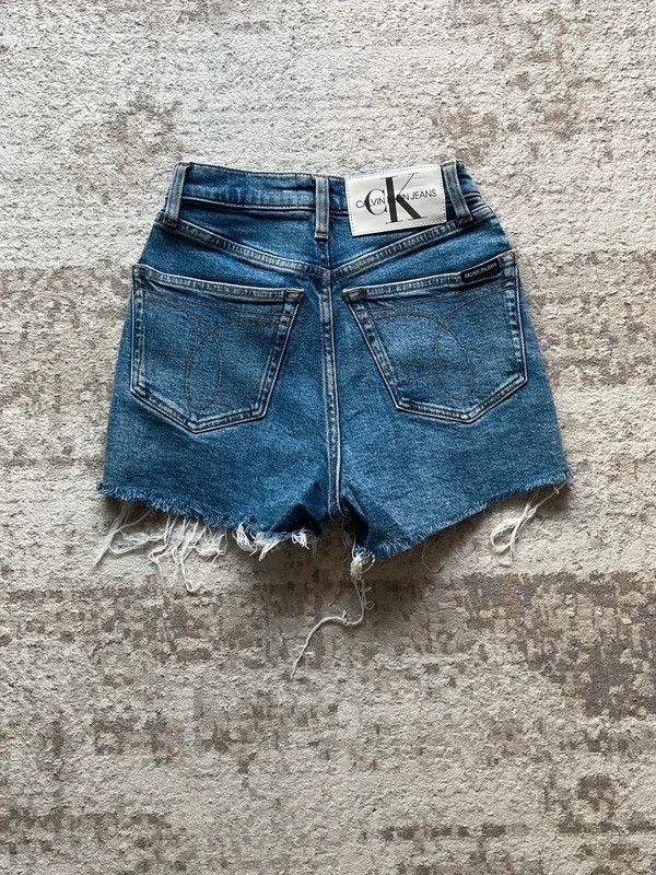 Calvin Klein Calvin Klein Sz W 24 / XS Denim Shorts Size 24" / US 00 / IT 34 - 2 Thumbnail
