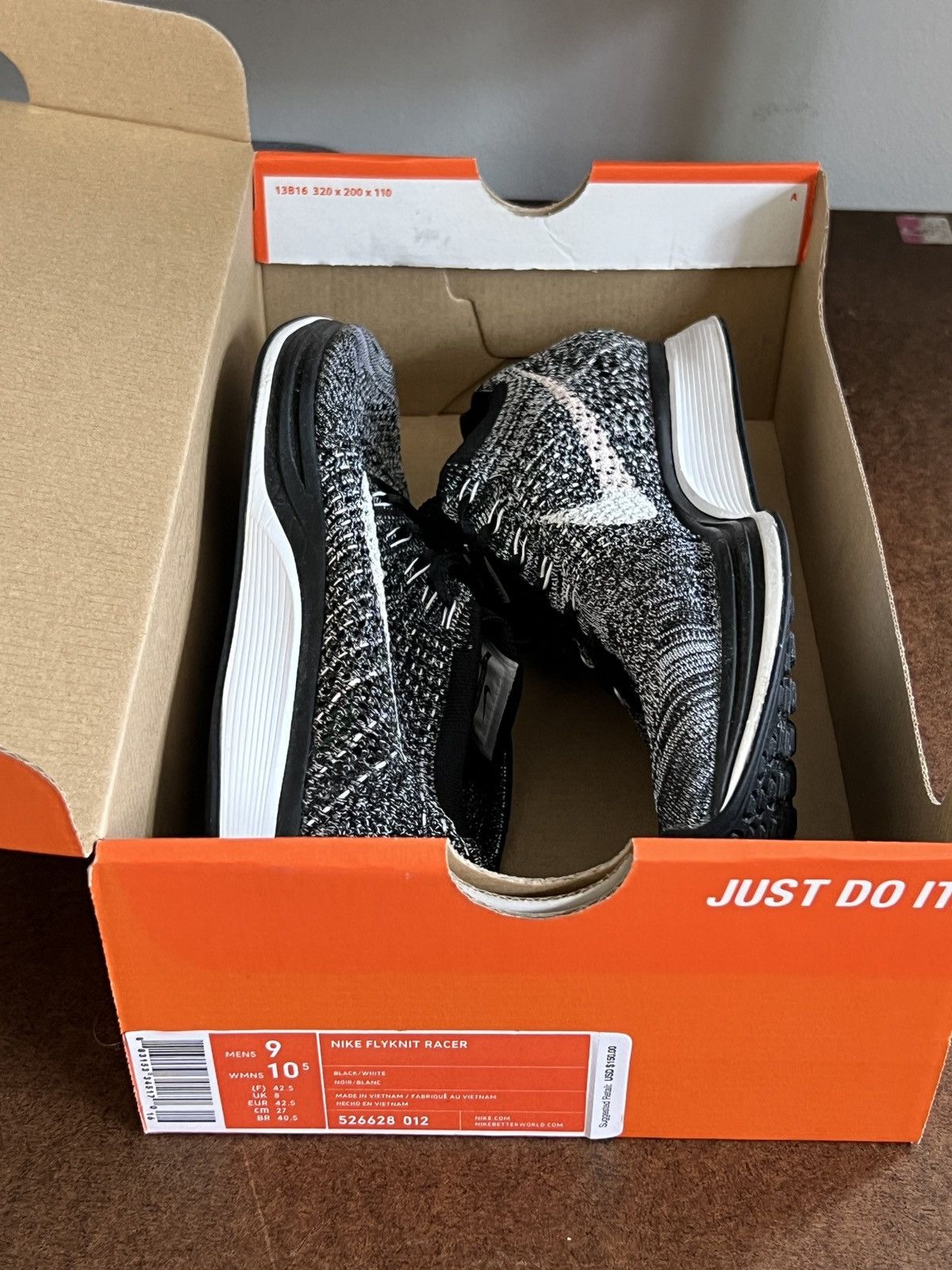 Nike Nike Flyknit Racer Oreo 2 Size US 9 / EU 42 - 9 Thumbnail