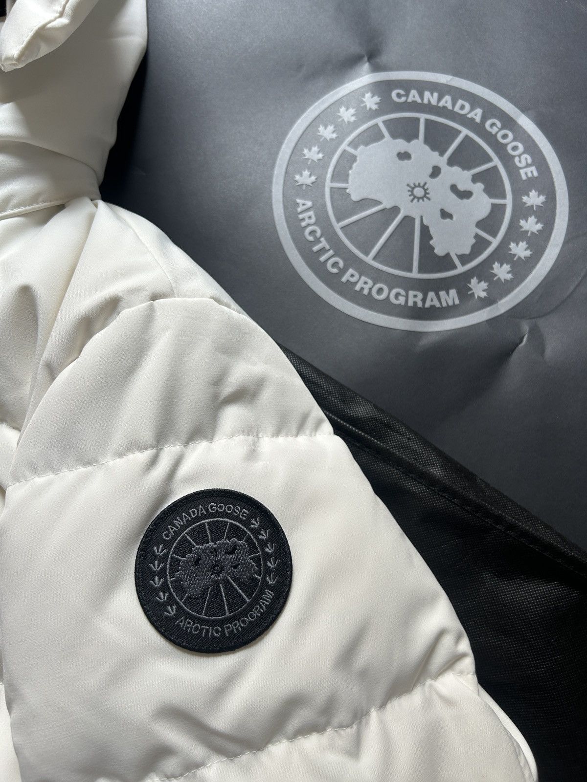 Canada Goose Canada Goose Wyndham North Star White Black Label Size US M / EU 48-50 / 2 - 6 Thumbnail