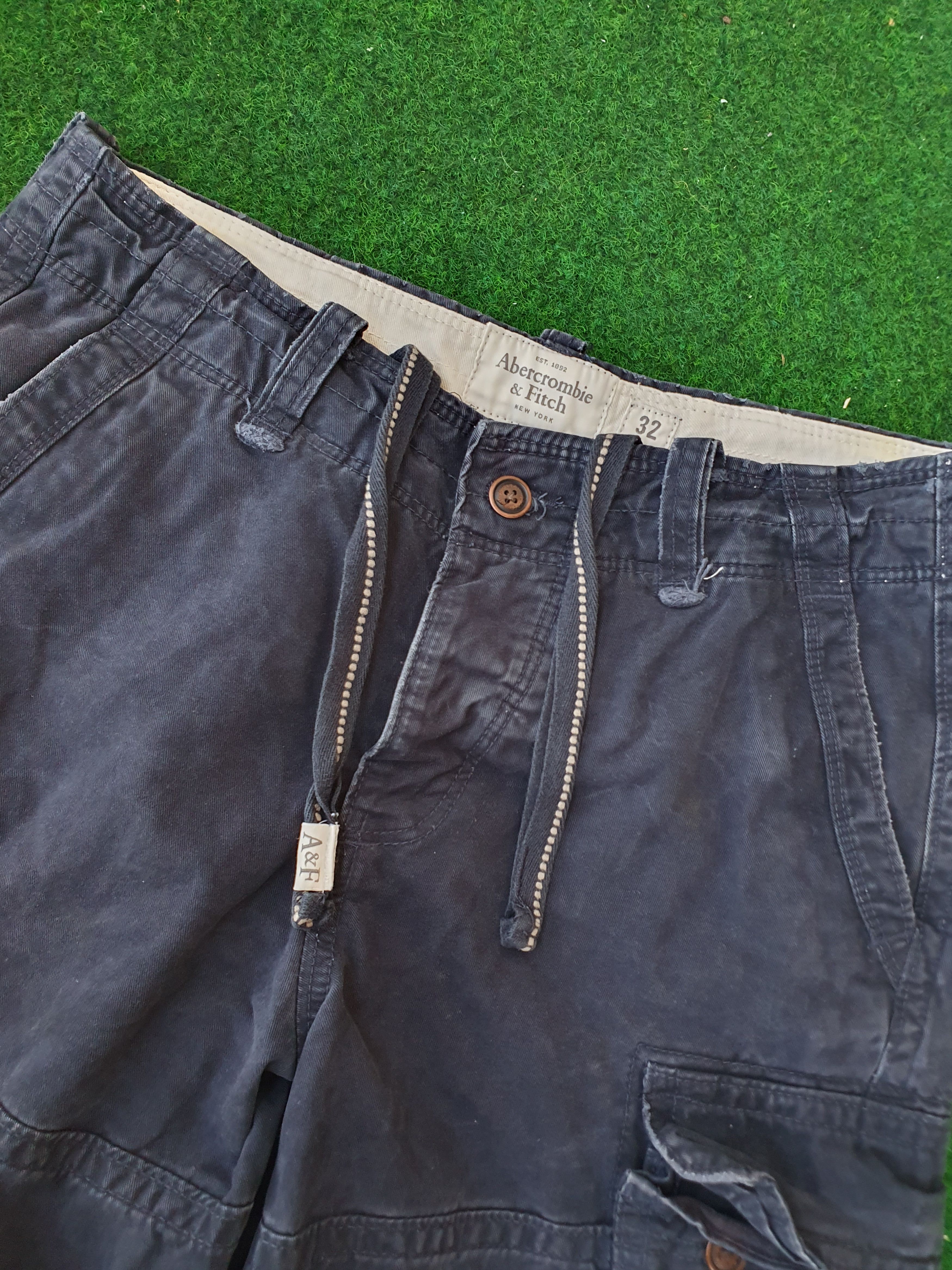 Abercrombie & Fitch Abercrombie & Fitch Heavy Cargo Shorts Size 33 Size US 33 - 6 Thumbnail
