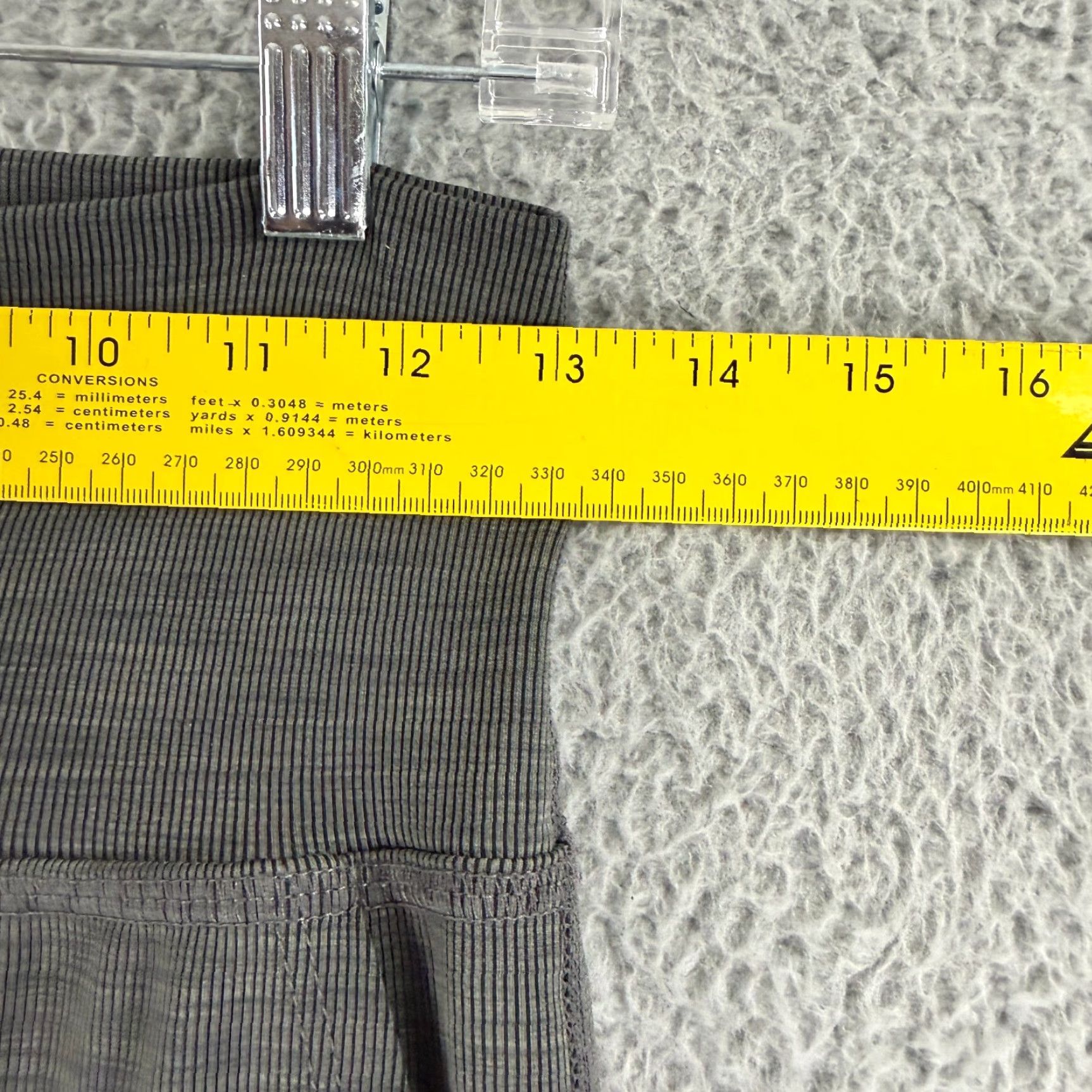 Beyond Yoga Beyond Yoga Rib Midi Jogger Pants Women XS Heathered Gray High-Rise Pull On Jogger Athletic Pants Women XS Gray Lightly Worn Size 26" / US 2 / IT 38 - 4 Thumbnail
