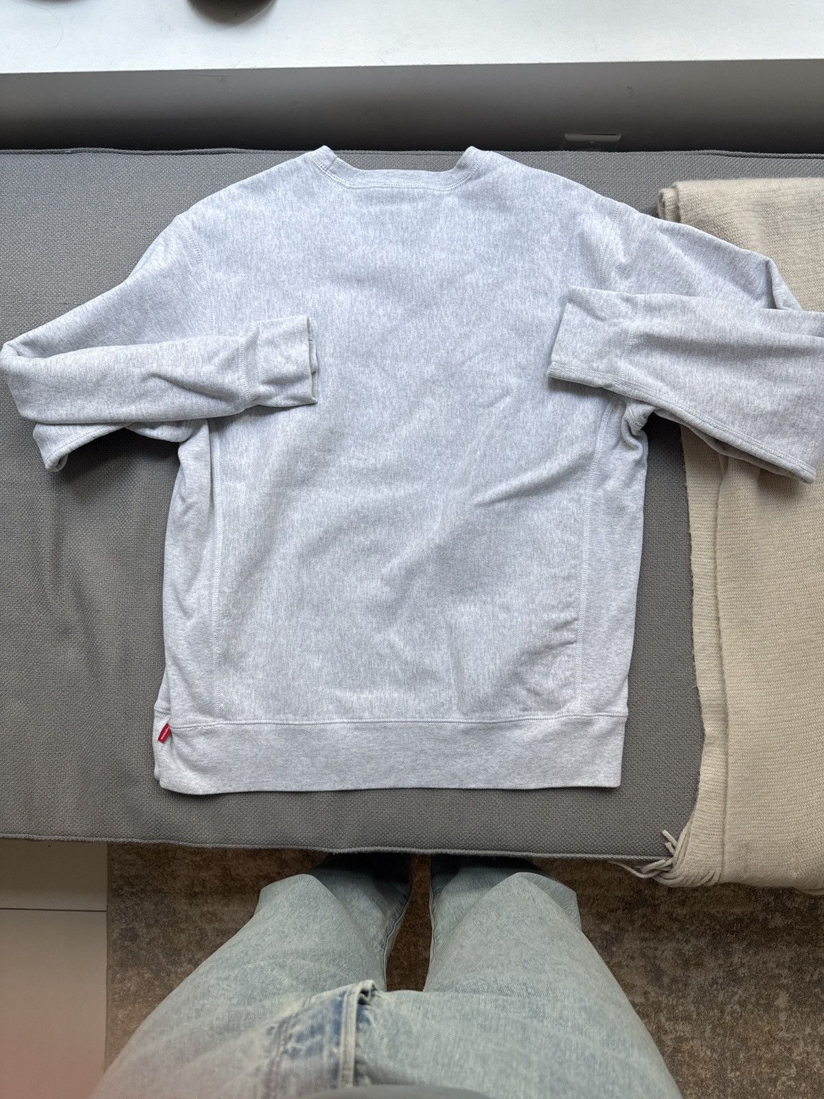 Supreme 2018 - Box Logo Crew - Grey - Large Size US L / EU 52-54 / 3 - 2 Thumbnail