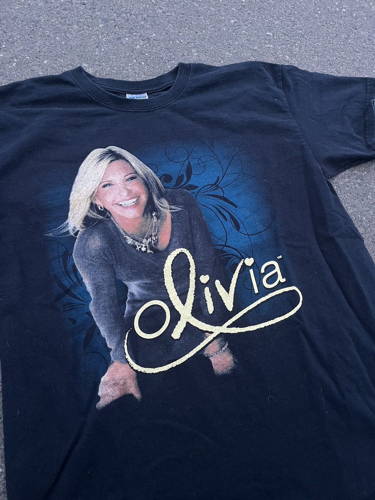 Vintage Vintage Olivia Newton T-Shirt Size US M / EU 48-50 / 2 - 2 Thumbnail
