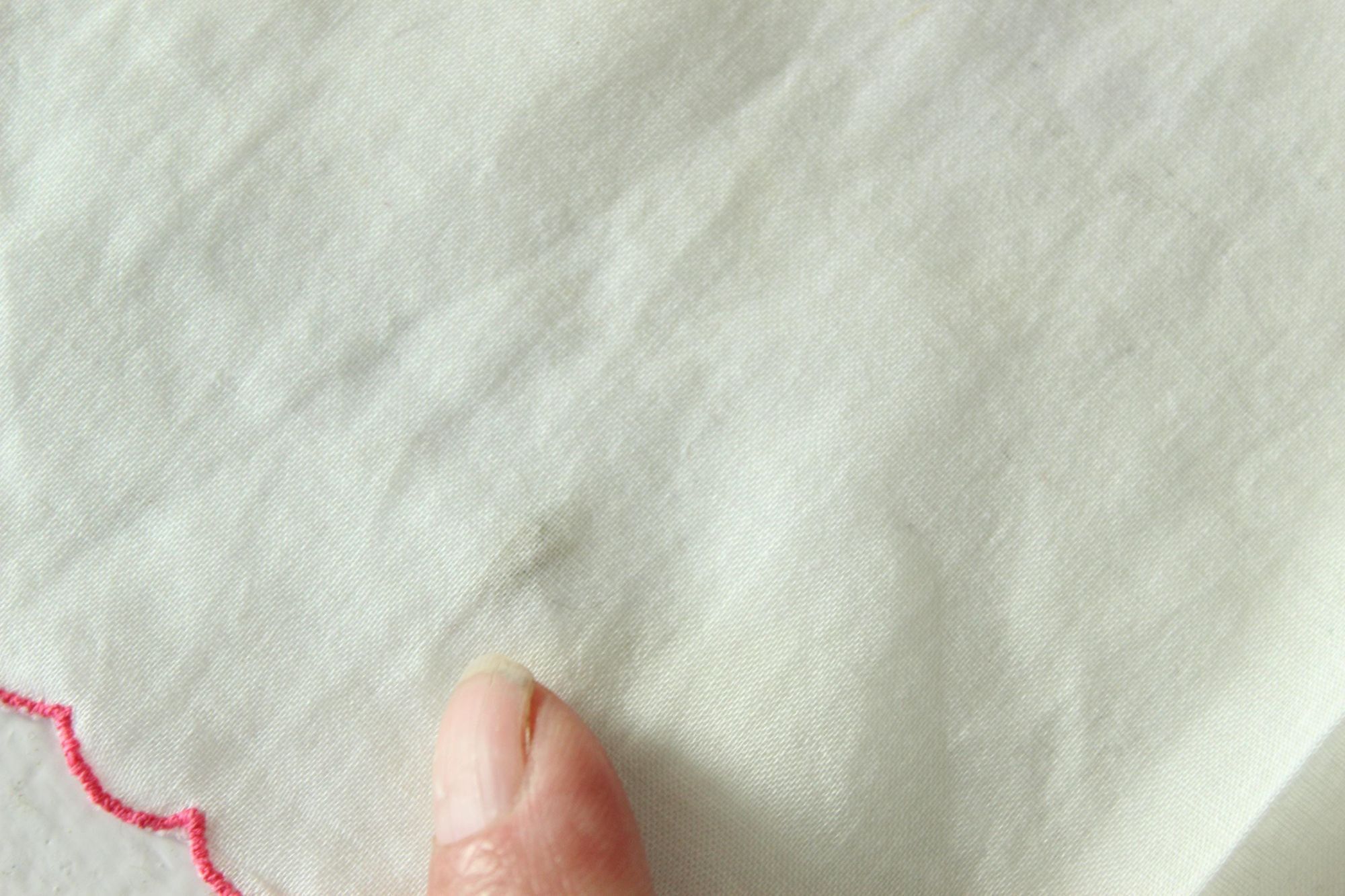 Vintage Vintage White Handkerchief, Embroidered Flower Cotton Hankie Size ONE SIZE - 8 Thumbnail
