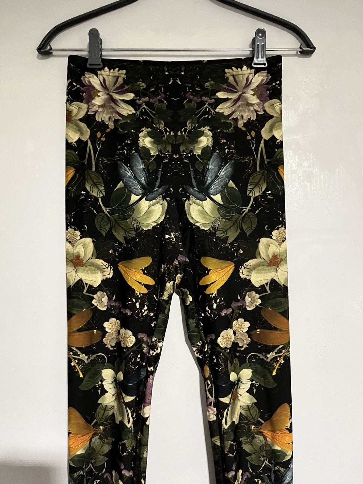 Alexander McQueen Alexander McQueen Dragonfly & Flower Print Leggings Size 28" / US 6 / IT 42 - 2 Thumbnail