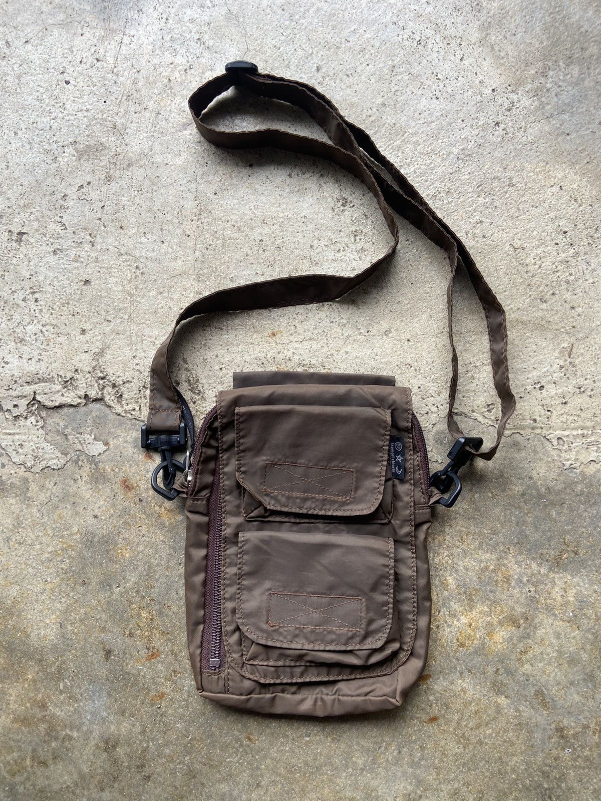 Issey Miyake Vintage 2000’s Tsumori Chisato Multi Cargo Pocket Slingbag Size ONE SIZE - 1 Thumbnail