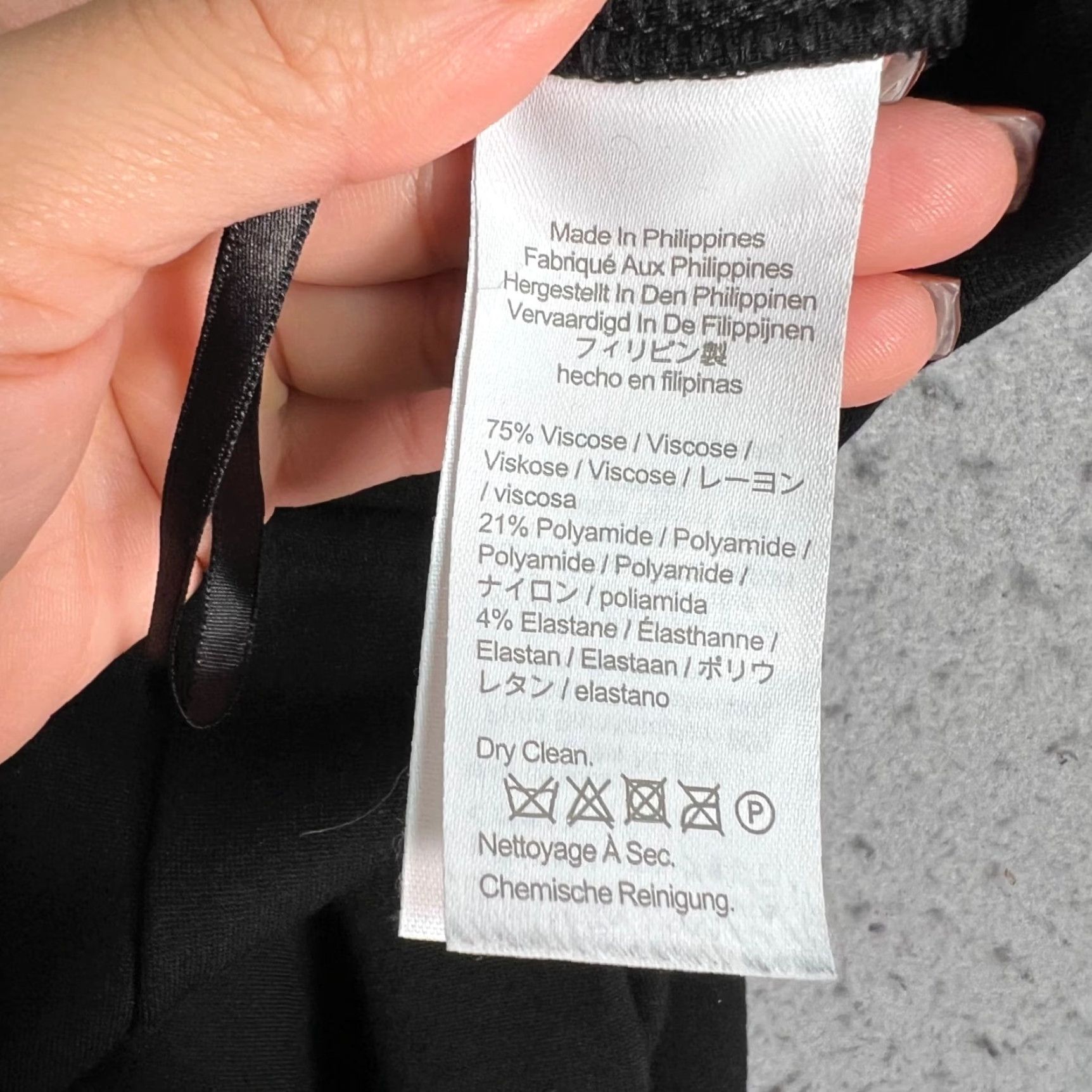 J.Crew J.CREW Womens Small Black Flare Leg Pants Ankle Slit Italian Fabric Pants Womens Small Black Flare Leg Ankle Slit Italian Fabric Size 28" / US 6 / IT 42 - 4 Thumbnail