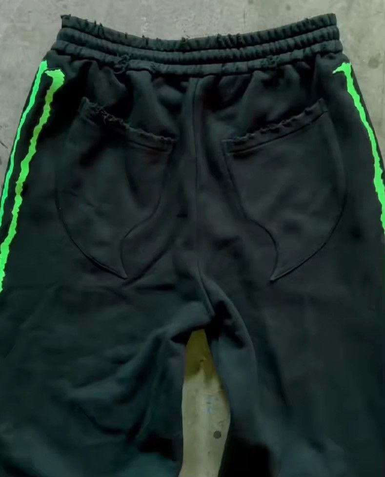 Japanese Brand Triple Stripe Fluorescence Sweatpant Size US 29 - 2 Thumbnail