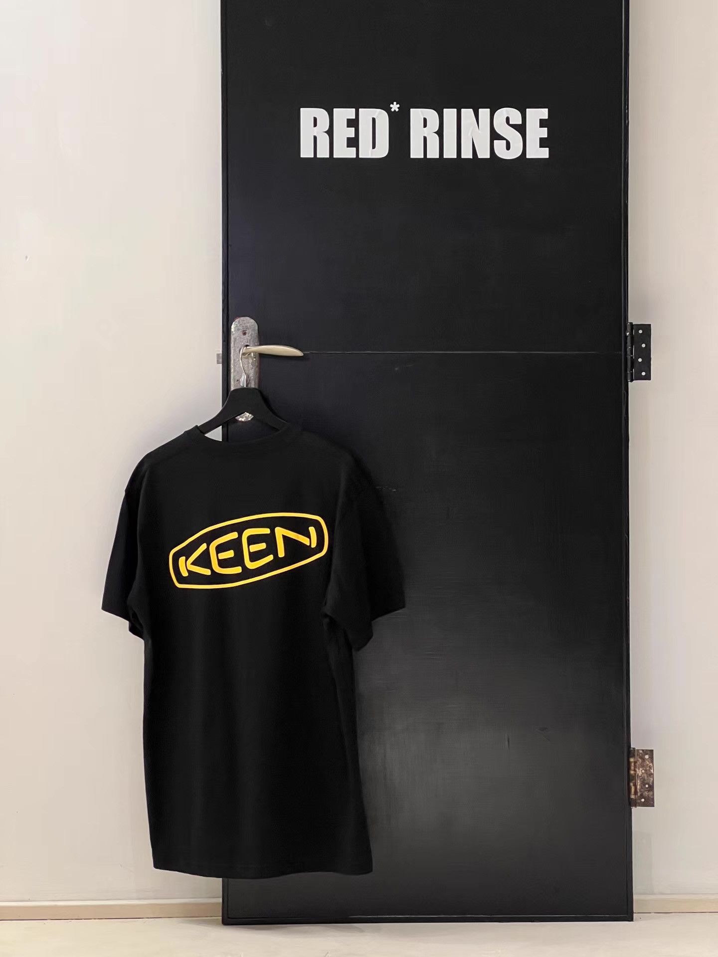 KEEN Keen Early Archive Short SleeveT‑shirt Kiko Kostadinov Q13 Size US L / EU 52-54 / 3 - 10 Thumbnail