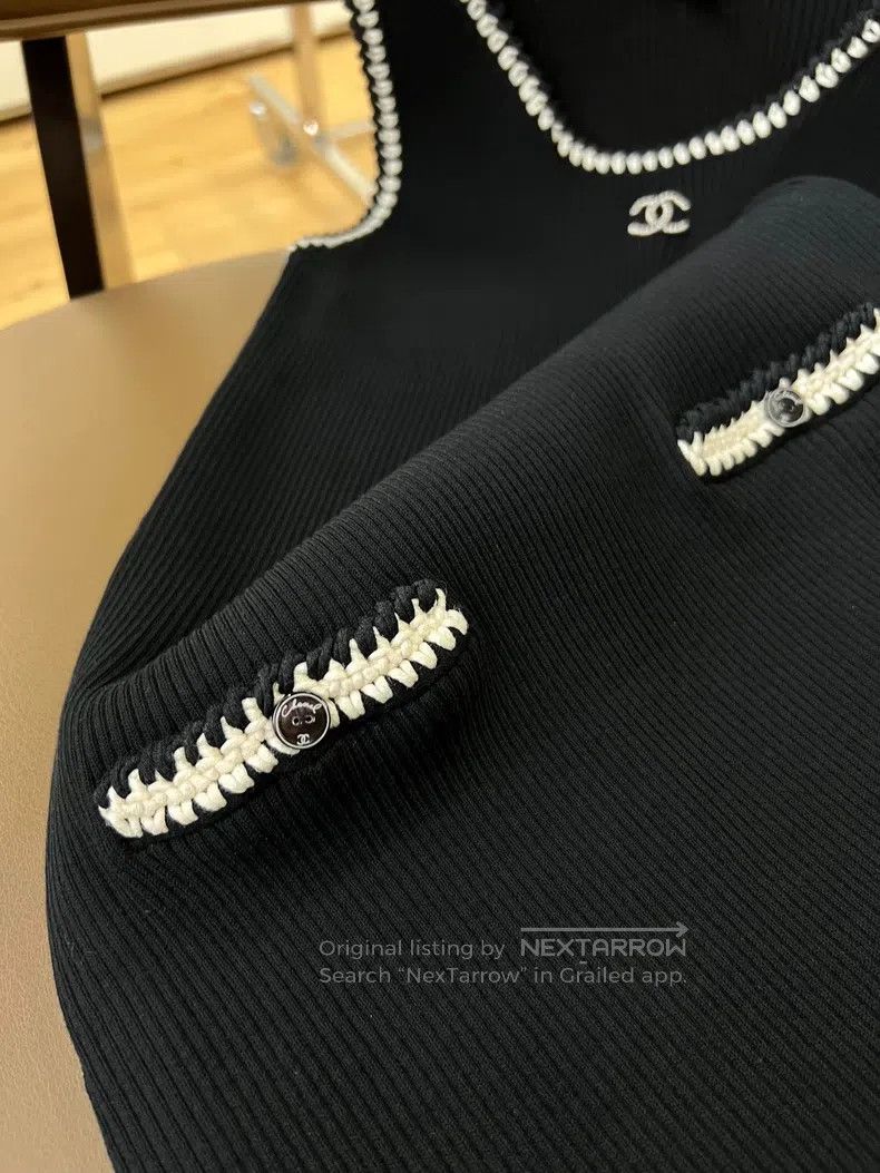 Chanel Chanel 22c white rolled edge black double C Logo knitted s Size XXS / US 00 / IT 34 - 4 Thumbnail