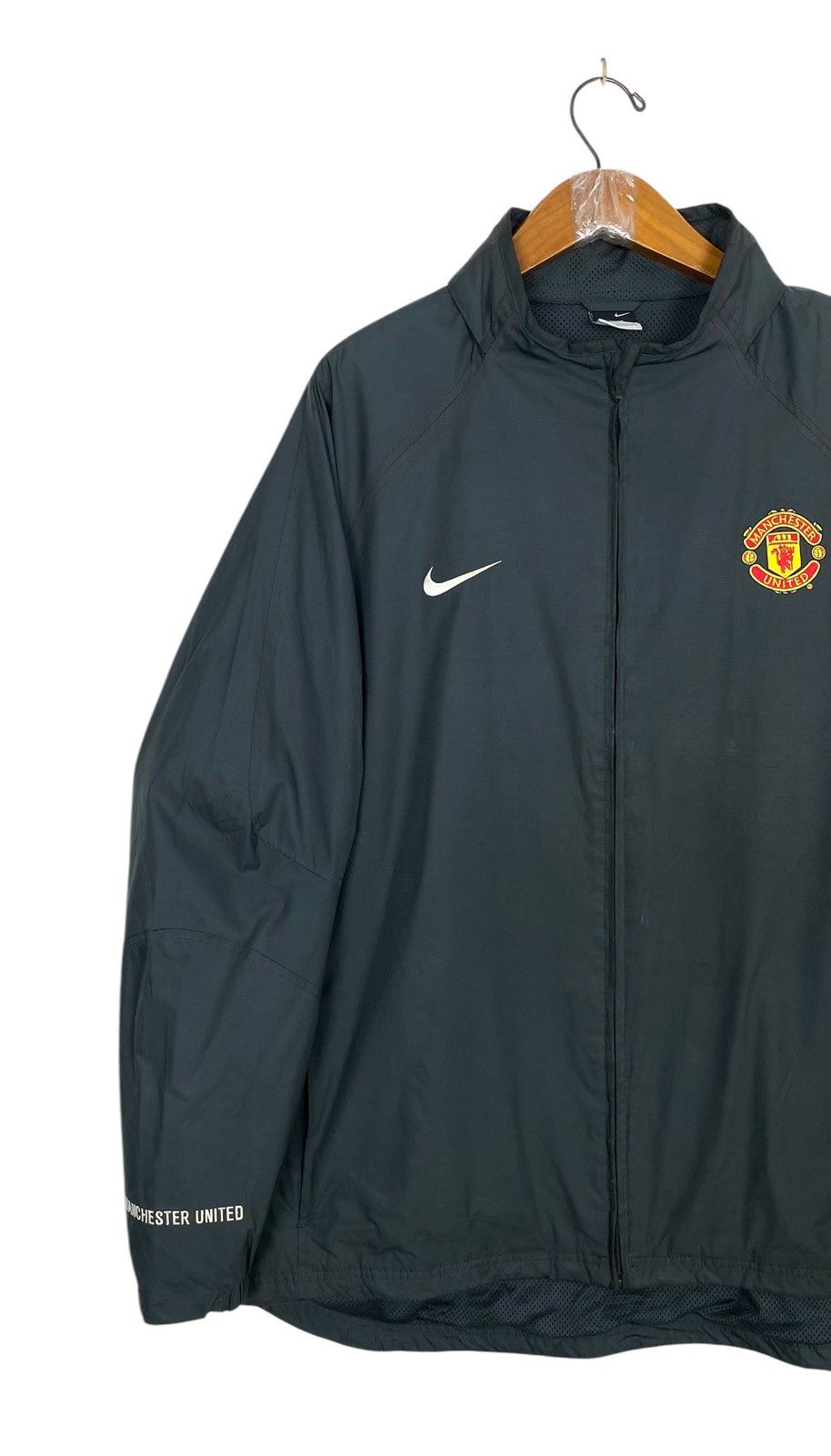 Nike Vtg Nike Total 90 Manchester United Vodafone Warm Up Jacket Size US L / EU 52-54 / 3 - 2 Thumbnail