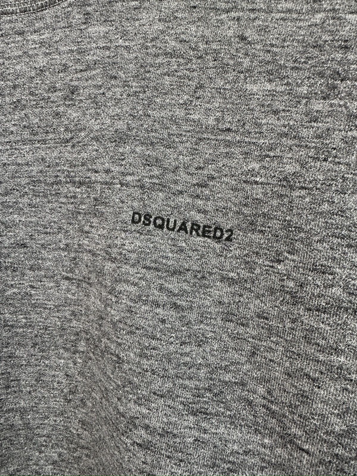 Dsquared2 DSQUARED2 Cropped Boxy Fit Grey Sweatshirt Small Logo Size XS / US 0-2 / IT 36-38 - 5 Thumbnail