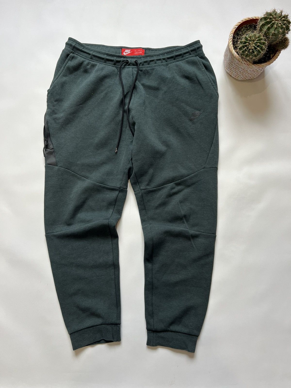 Nike Nike Tech Fleece Green Joggers Mens Pants Size US 36 / EU 52 - 1 Thumbnail