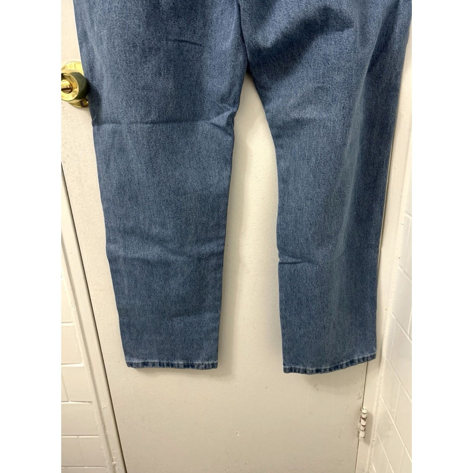Wrangler Wrangler Jeans Mens Light Wash Regular Classic Fit Denim 5-Pocket Zipper Button USA Logo Rugged Wear Sorts 40x30 Blue Mens Size US 40 / EU 56 - 3 Thumbnail