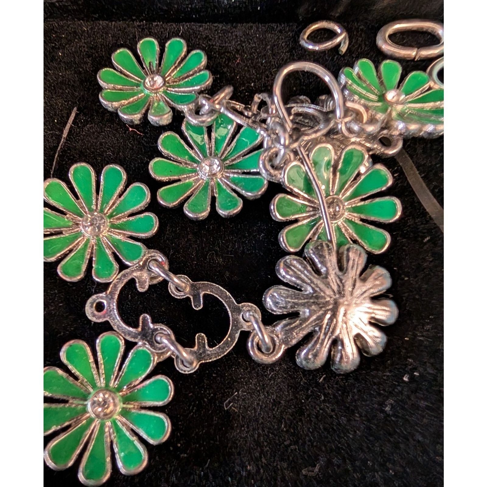 The Unbranded Brand Jewelry Jar FullEarrings/1 Necklace Hoops Studs Full Sets Size ONE SIZE - 8 Thumbnail