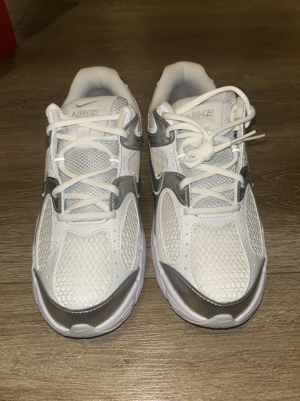 Nike Nike V5 Rnr (GS) Size US 7 / EU 40 - 3 Thumbnail