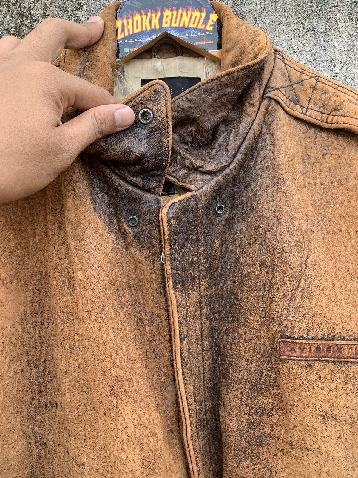 Avirex Avirex distressed thrashed leather flight jacket Size US L / EU 52-54 / 3 - 10 Thumbnail