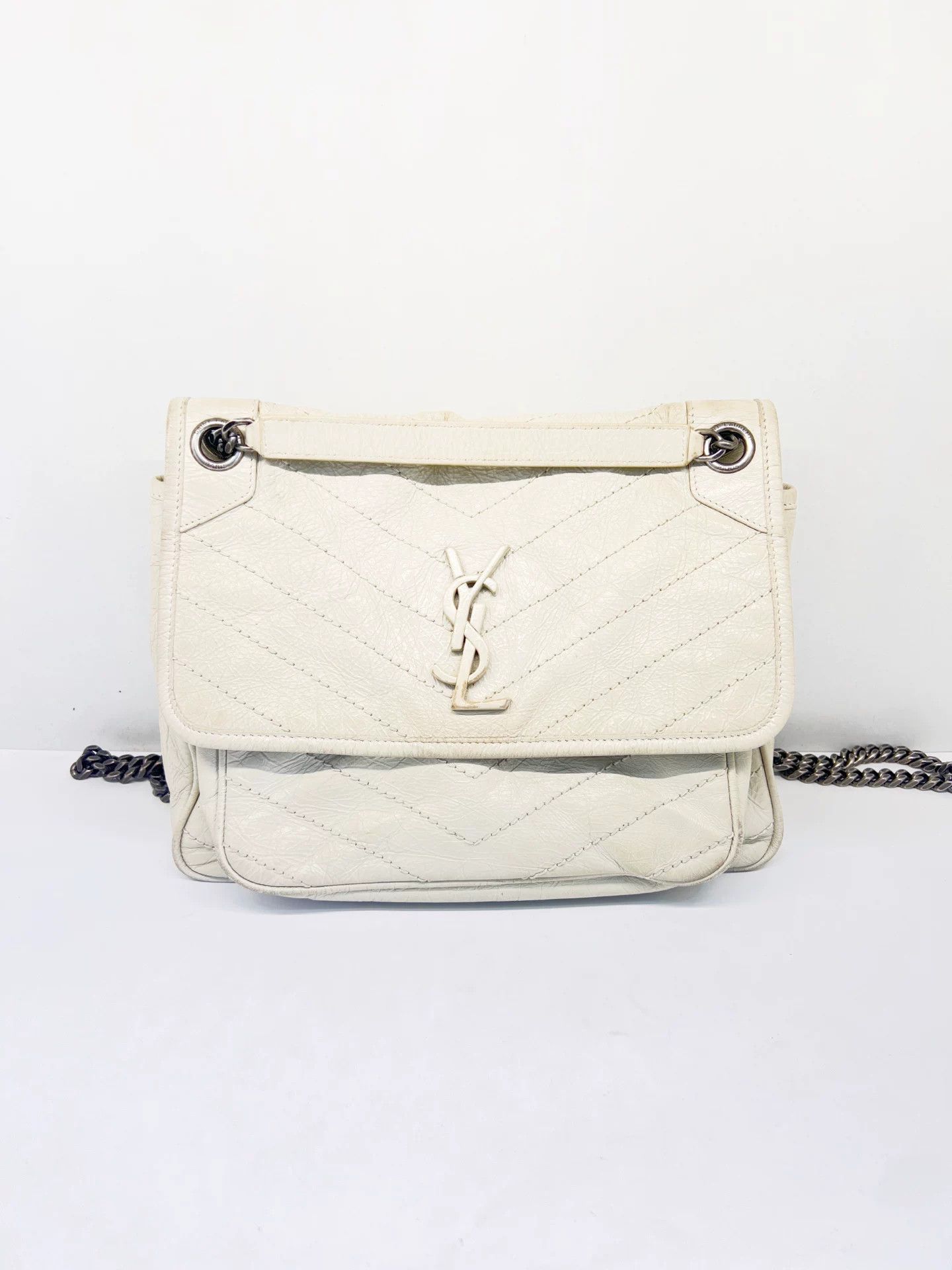 Saint Laurent Paris Pre-loved Bag Very good condition Size ONE SIZE - 1 Thumbnail