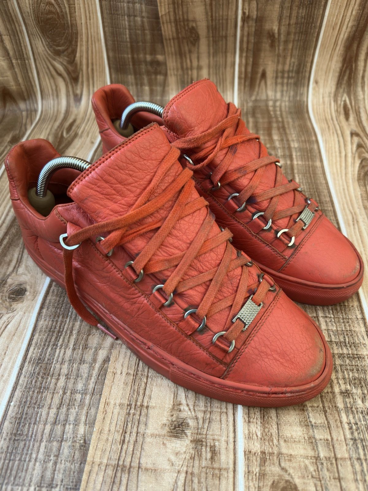 Balenciaga 🔥BALENCIAGA ARENA RED LEATHER LOW TOP SNEAKERS Size US 9 / EU 42 - 2 Thumbnail