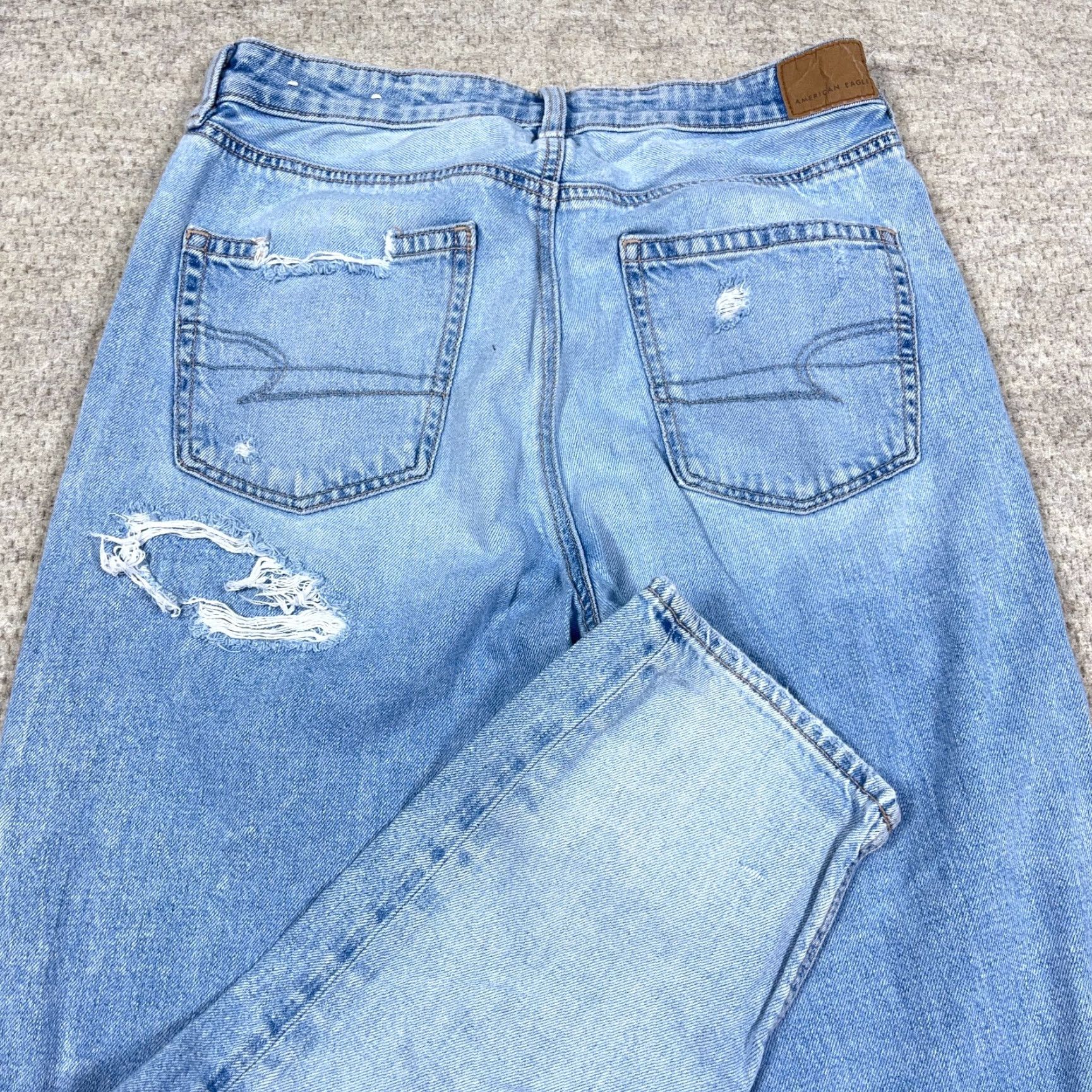 American Eagle Outfitters VINTAGE American Eagle Outfitters Jeans, 8 Long, Mom, High Rise, Blue Denim Distressed, 28x28, 5-Pocket, Regular Fit, Cotton Blend, Button Zip, Womens Size 30" / US 8 / IT 44 - 4 Thumbnail