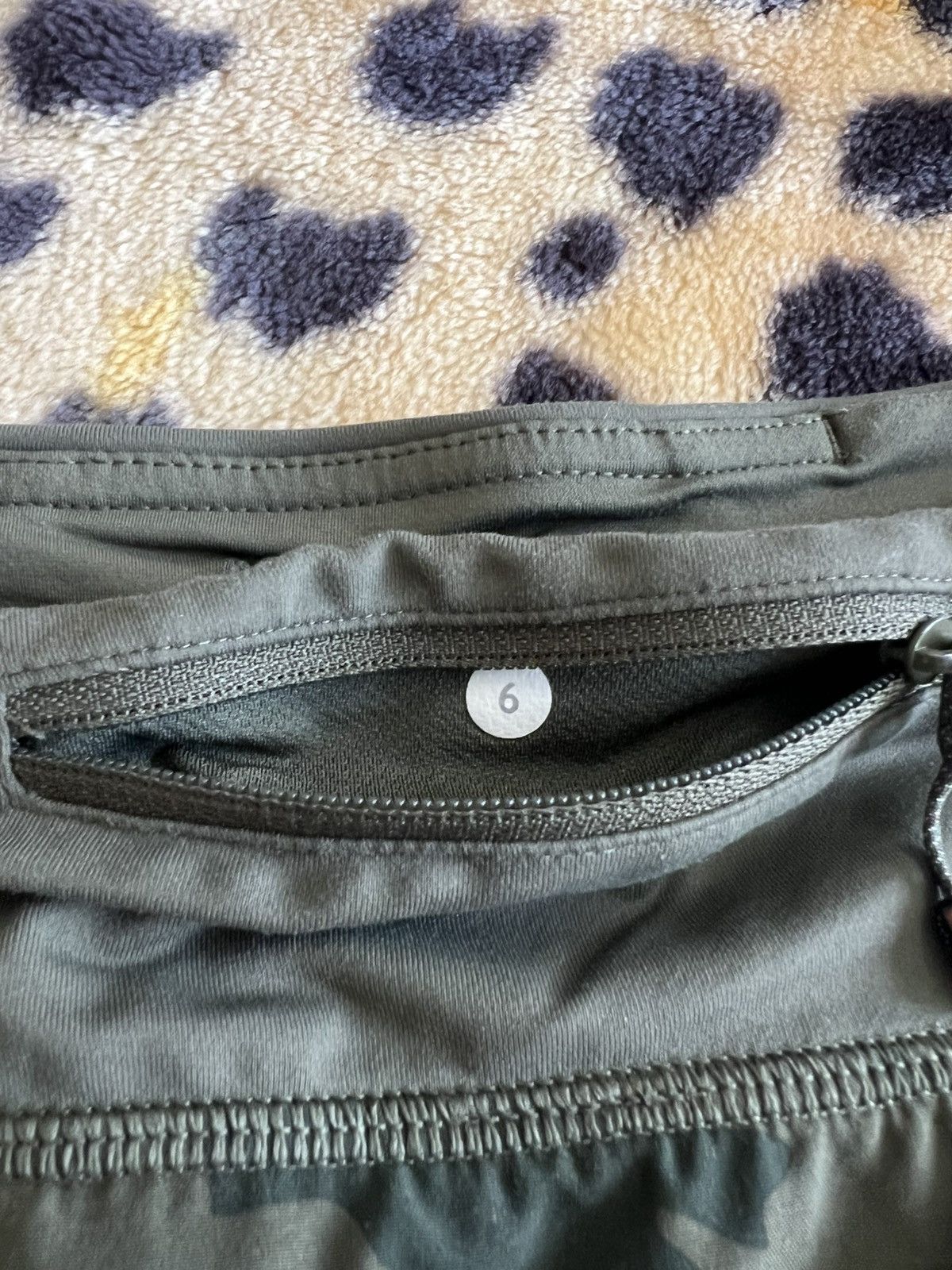 Lululemon Lululemon Activewear Camo Women’s Shorts Size 28" / US 6 / IT 42 - 8 Thumbnail