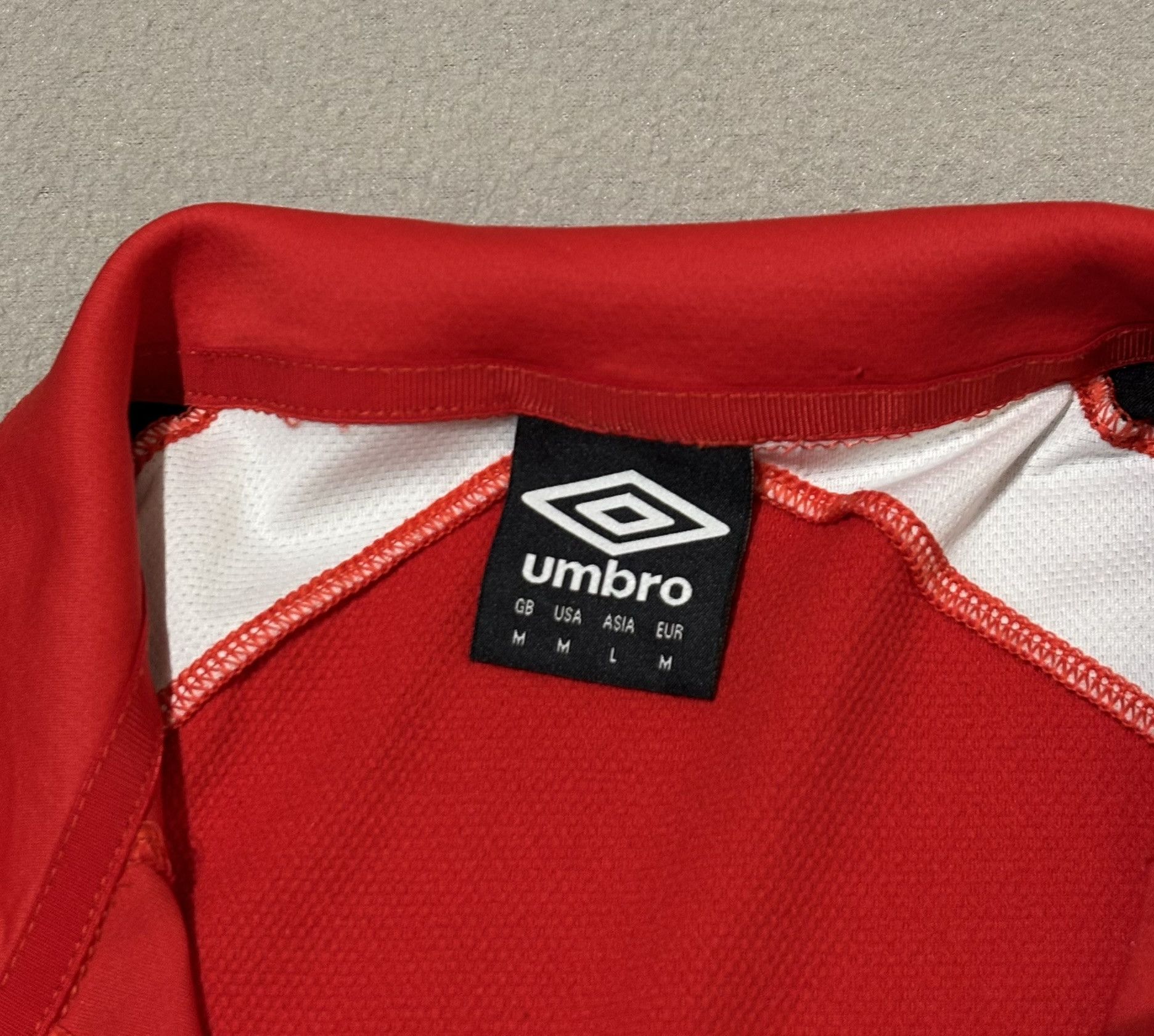 Umbro PSV Eindhoven 2017/2018 Umbro Training sweatshirt Size M Size US M / EU 48-50 / 2 - 18 Thumbnail