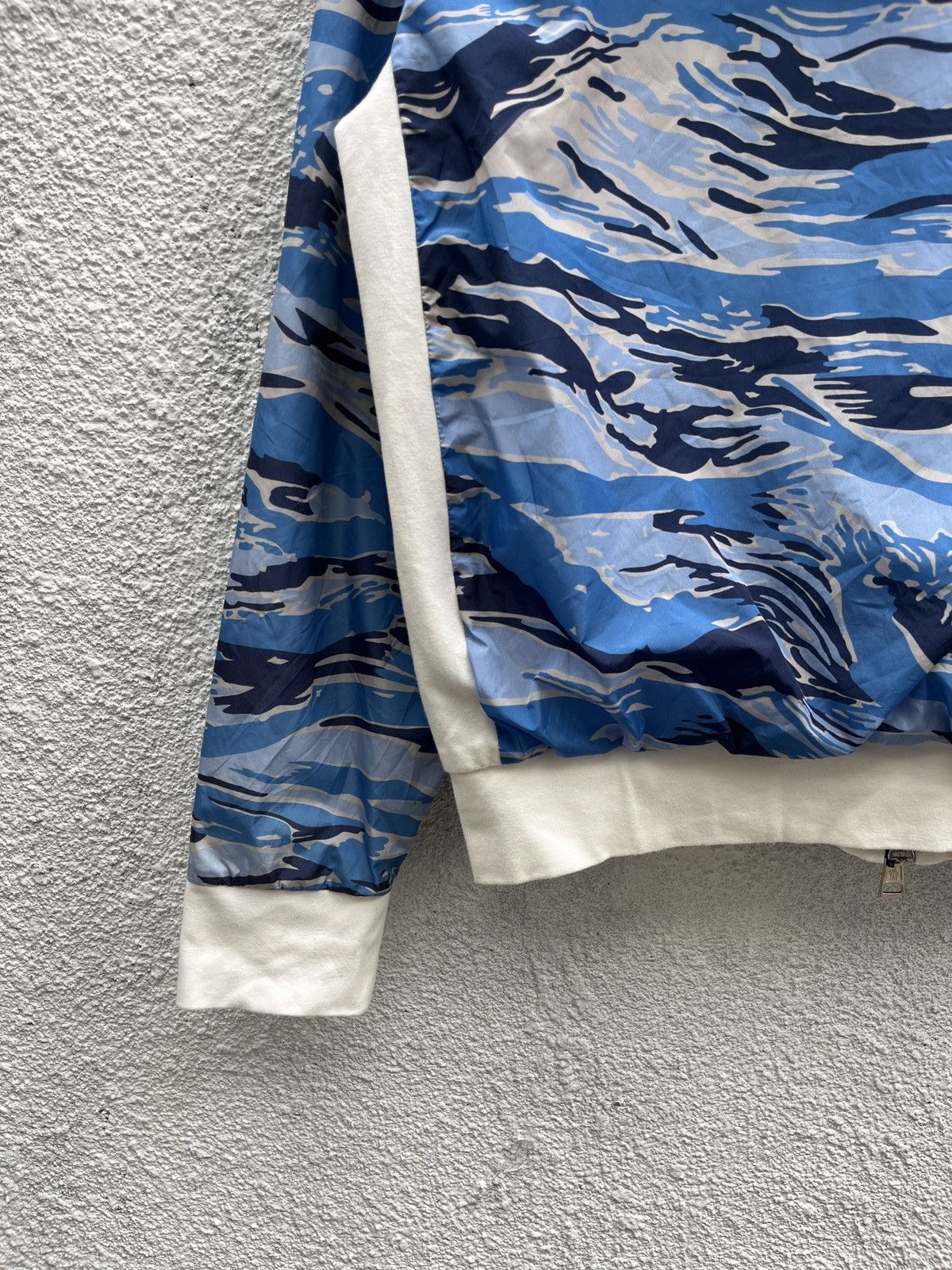 Moncler Moncler Maglia Cardigan Blue Camo Nylon Jacket Size US L / EU 52-54 / 3 - 18 Thumbnail