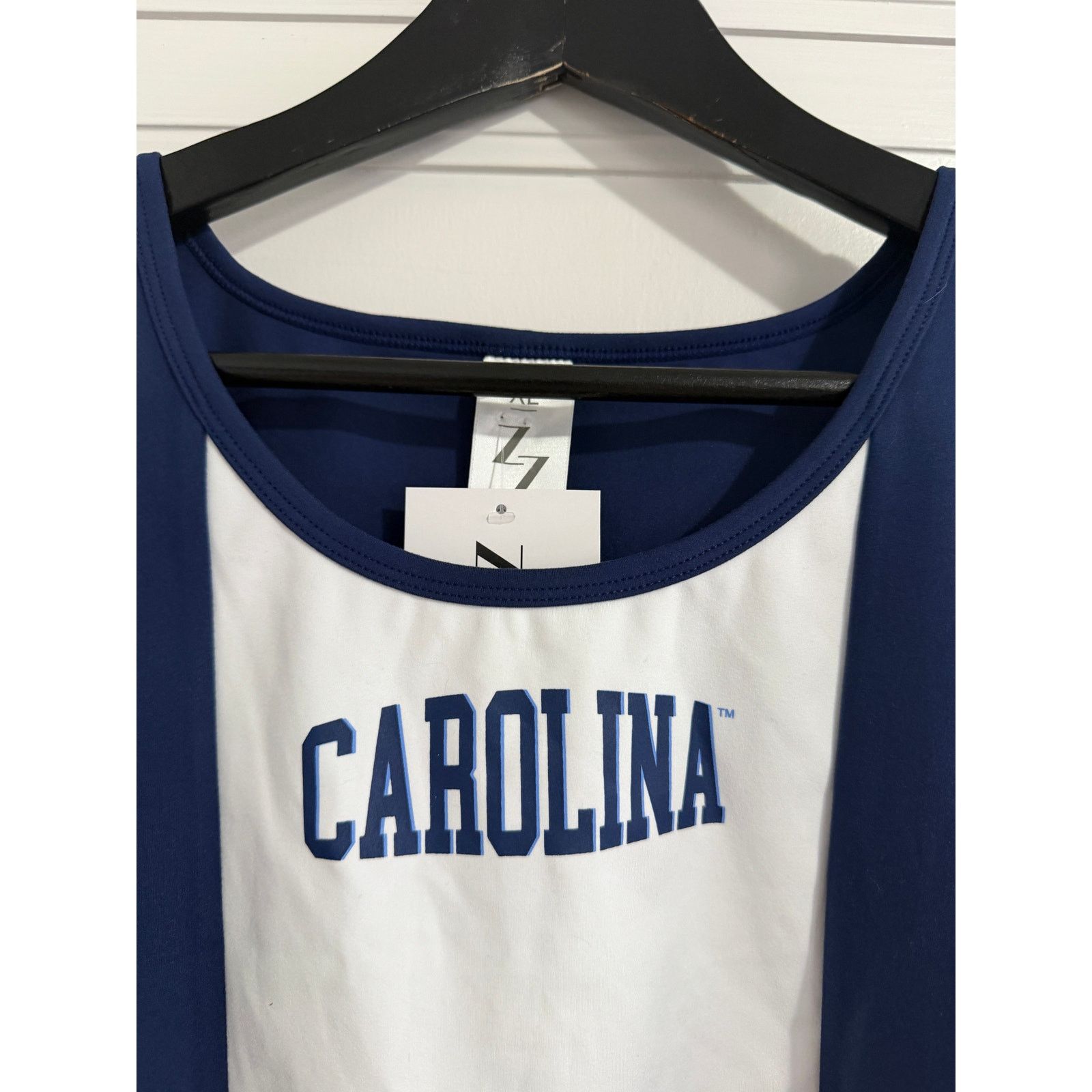 NCAA NWT North Carolina Tar Heels Cropped Tank Top Size XL Size XL / US 12-14 / IT 48-50 - 2 Thumbnail