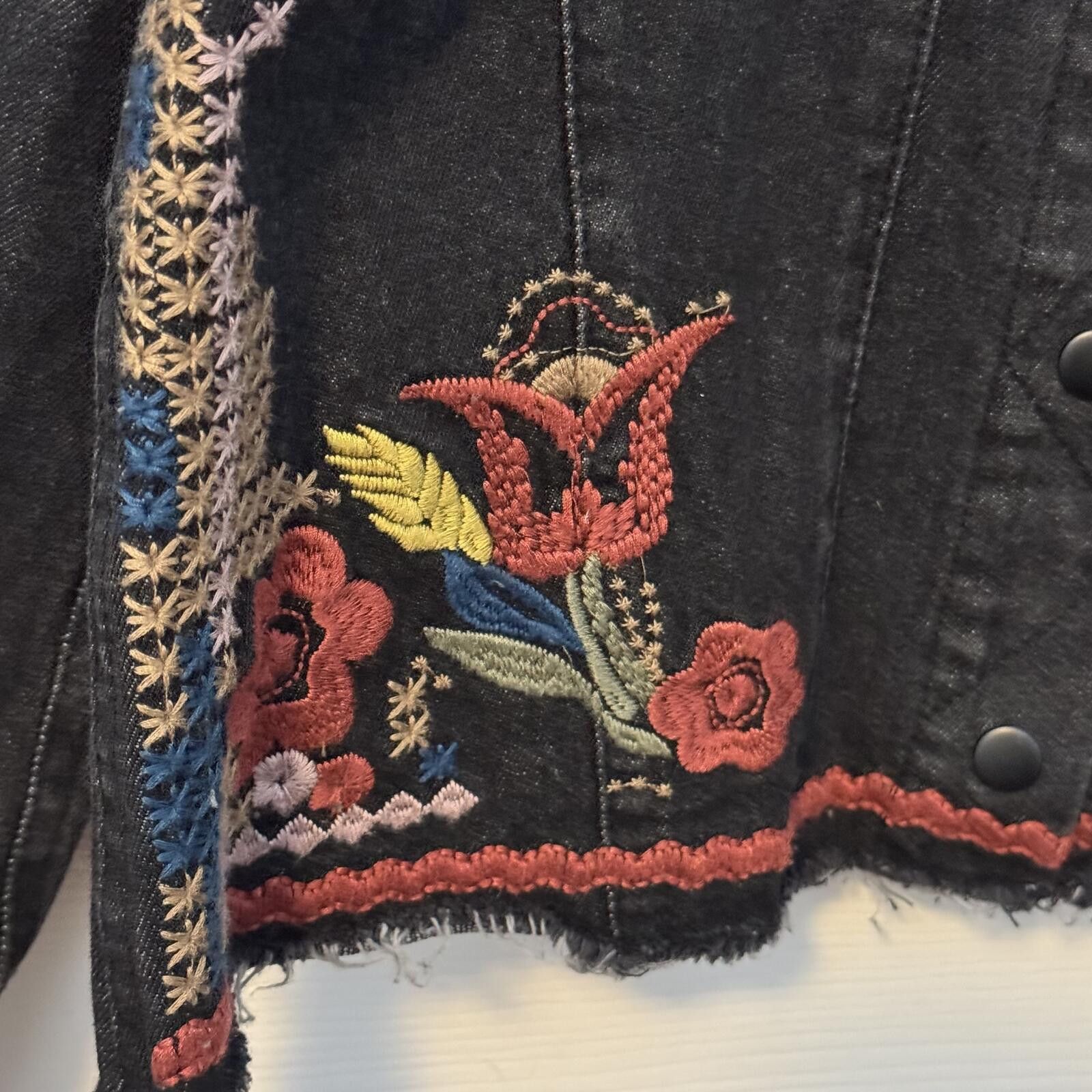 Mossimo Miami Black Denim Jacket with Embroidered Floral Design Size M / US 6-8 / IT 42-44 - 2 Thumbnail