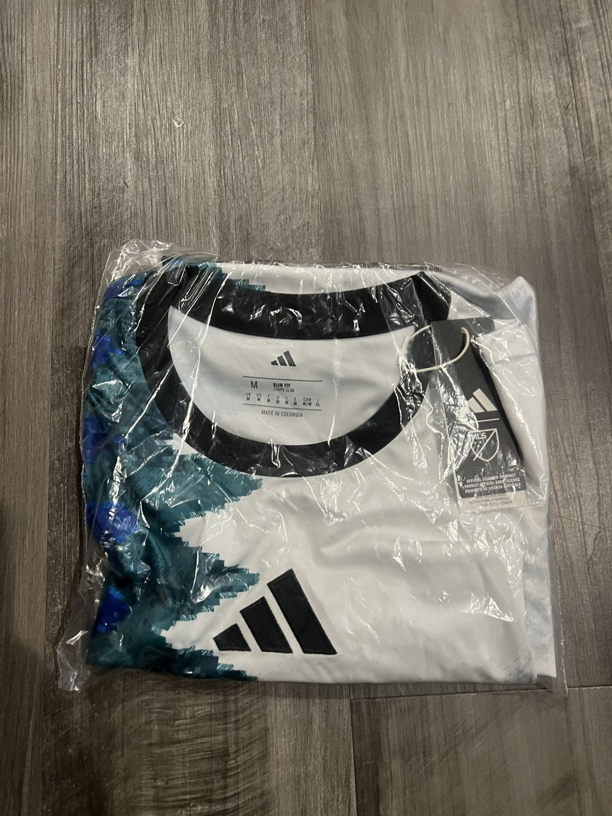 Adidas Size M D.C. United adidas 2025 Gaming AEROREADY PreMatch Top Size US M / EU 48-50 / 2 - 4 Thumbnail
