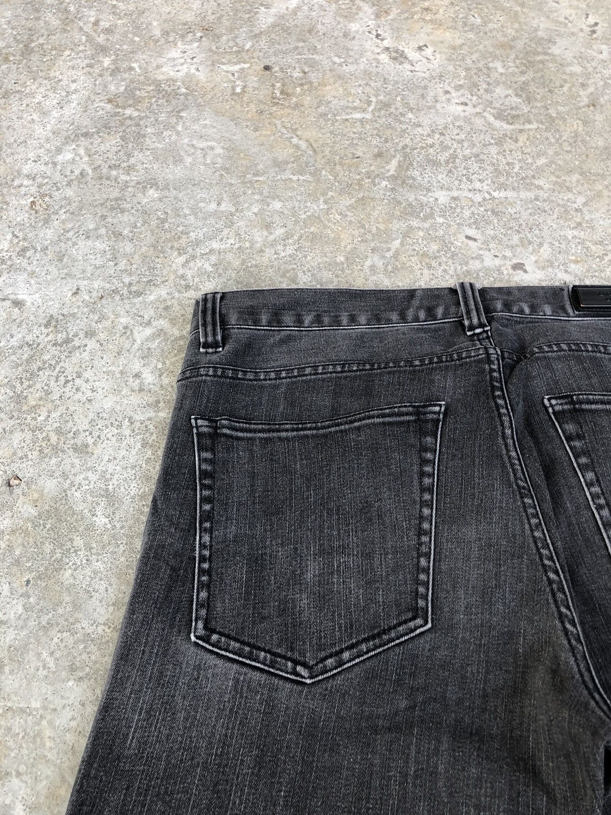 Black Label Burberry Slim Fit Distressed Jeans Size US 33 - 15 Thumbnail