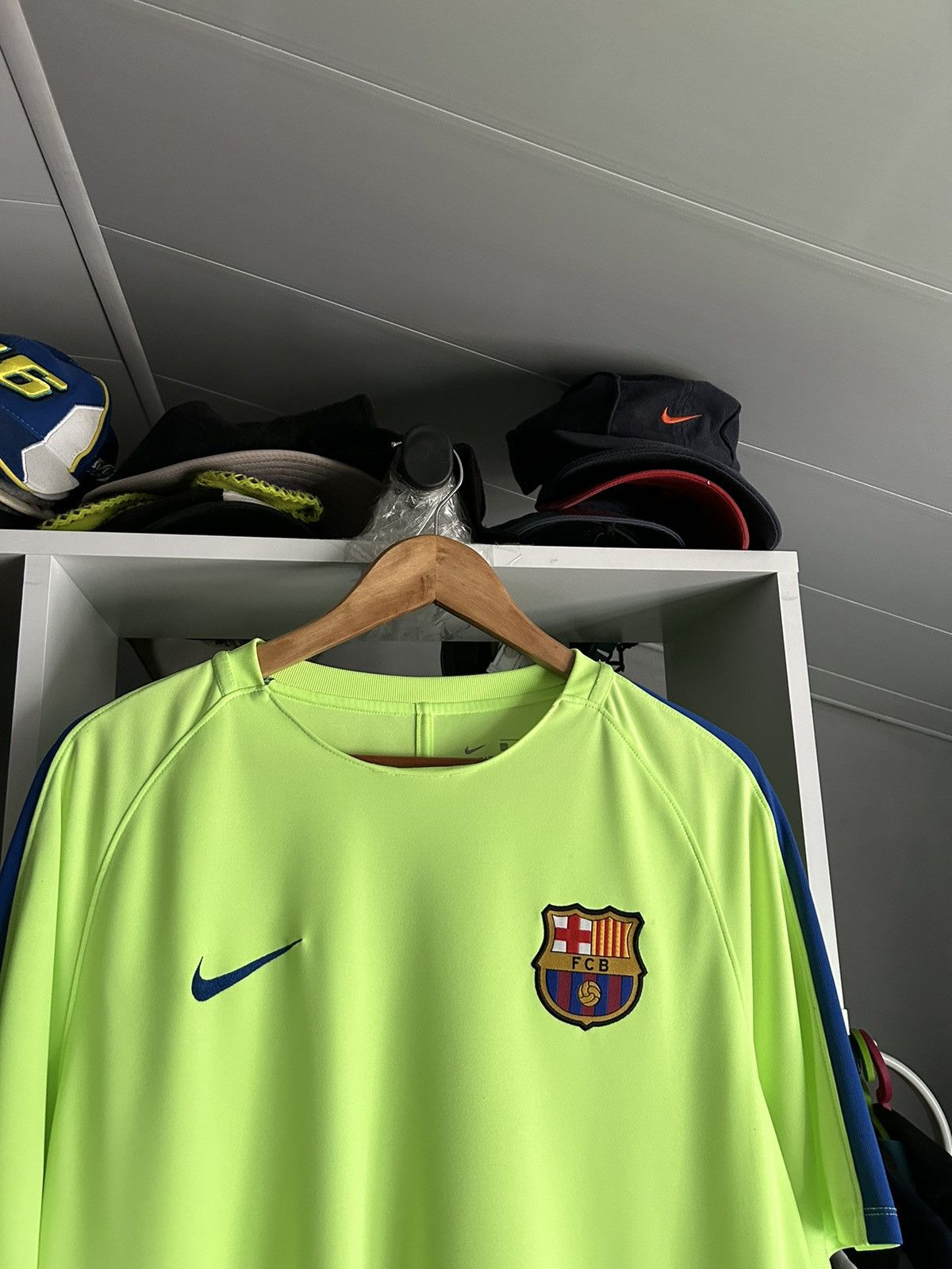Nike Barcelona Nike 2016/17 Training football soccer jersey Size US XXL / EU 58 / 5 - 2 Thumbnail