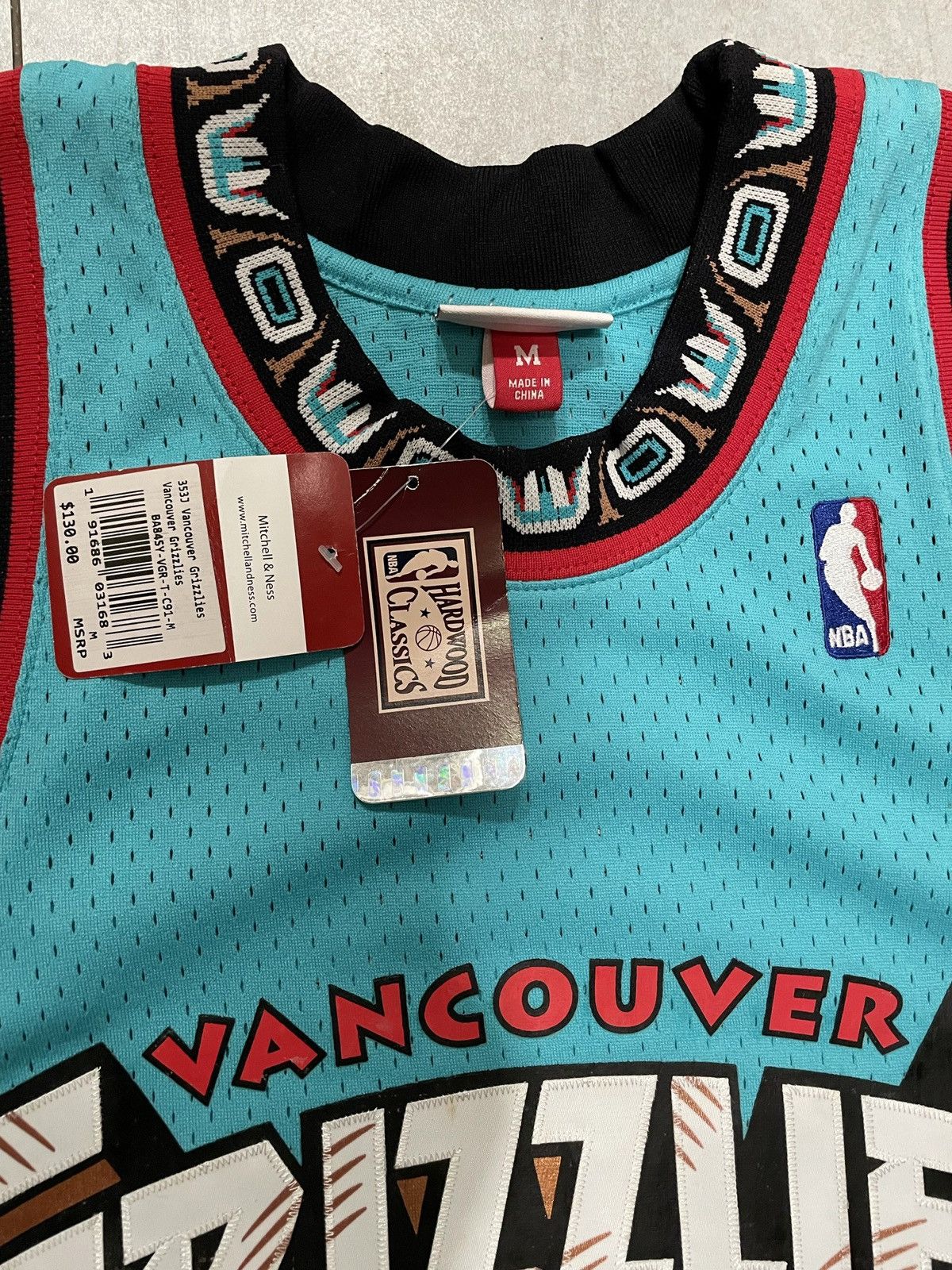 Mitchell & Ness Mitchell & Ness Vancouver Grizzlies Mike Bibby jersey Size US M / EU 48-50 / 2 - 6 Thumbnail