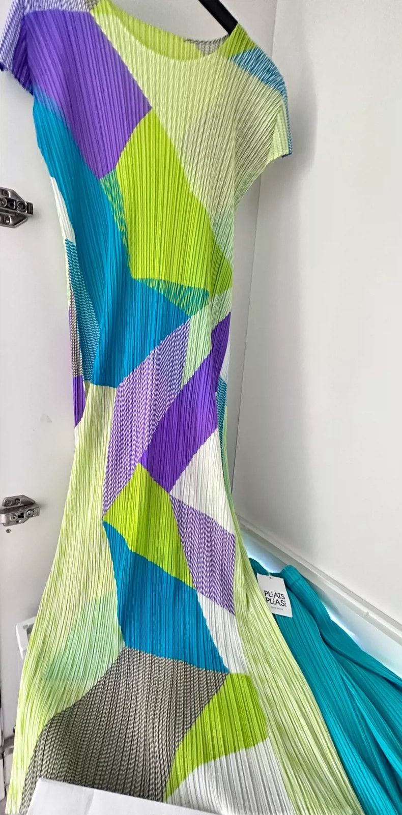 Issey Miyake Issey Miyake size:3 Green and purple pleated dress Size S / US 4 / IT 40 - 2 Thumbnail